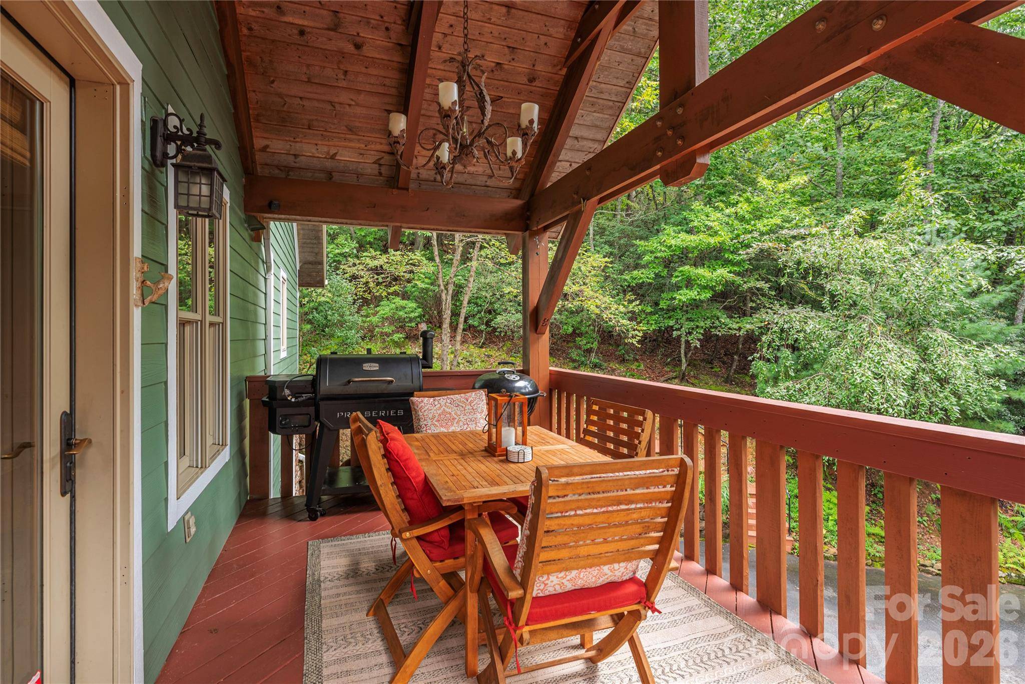 116 Ivy RD, Mills River, NC 28759