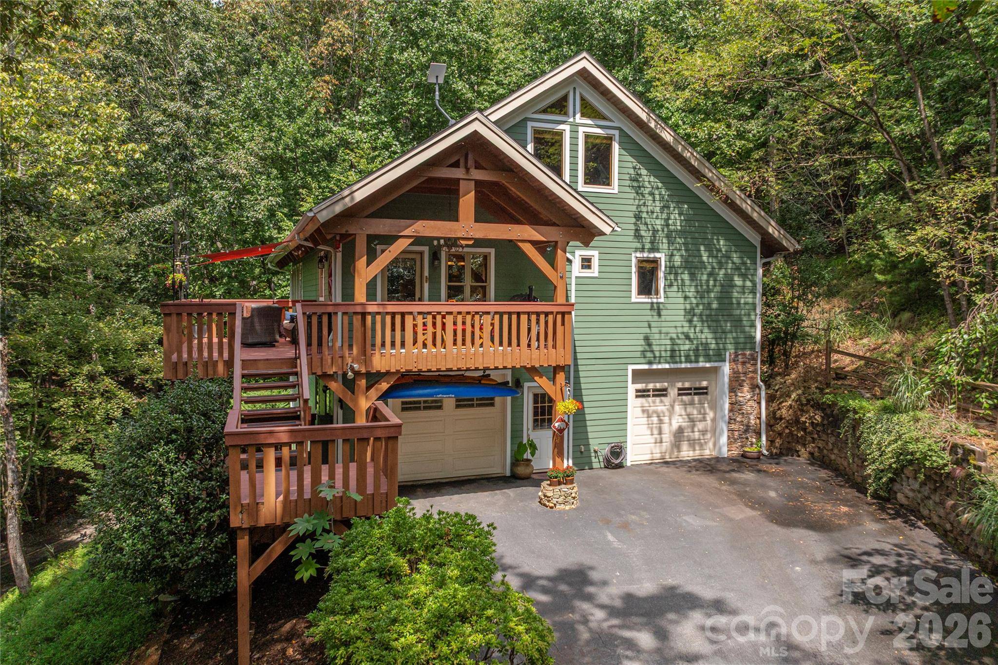 116 Ivy RD, Mills River, NC 28759