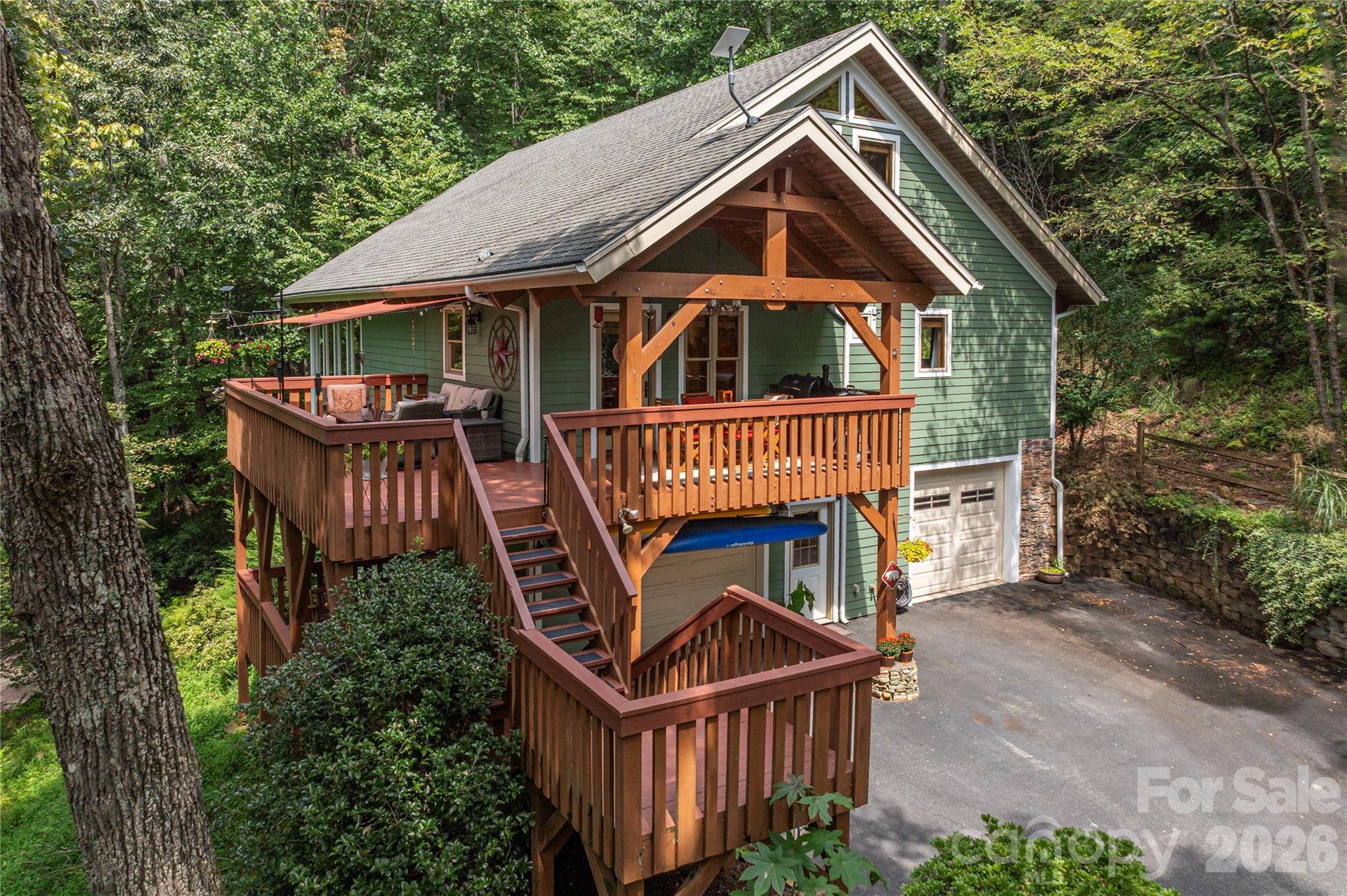 116 Ivy RD, Mills River, NC 28759