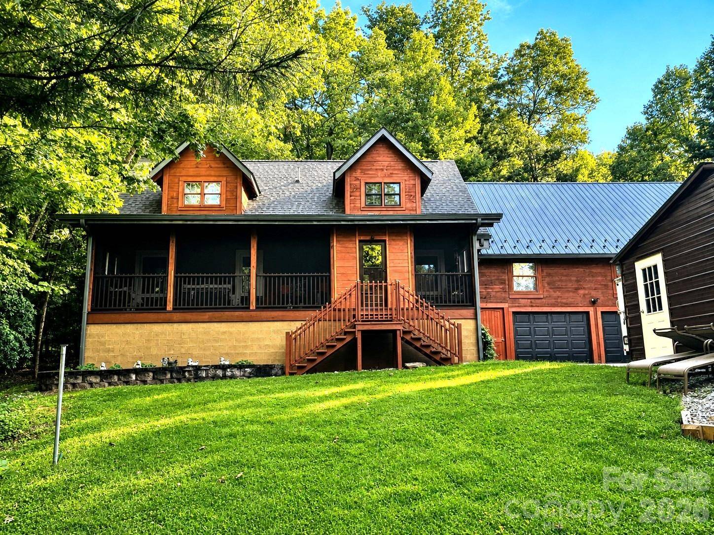 153 Montgomery Place LN, Zirconia, NC 28790