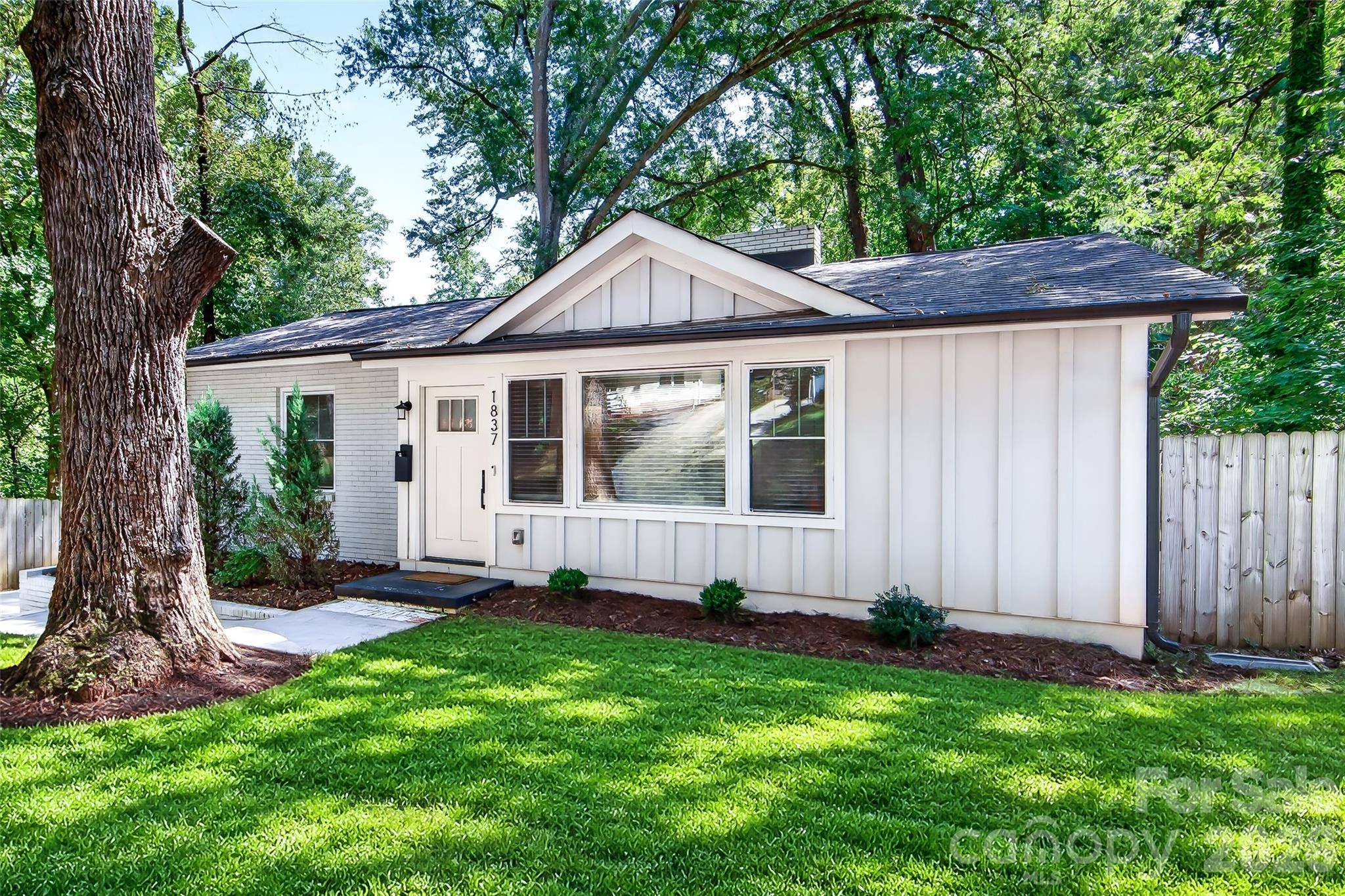 1837 Camp Greene ST, Charlotte, NC 28208