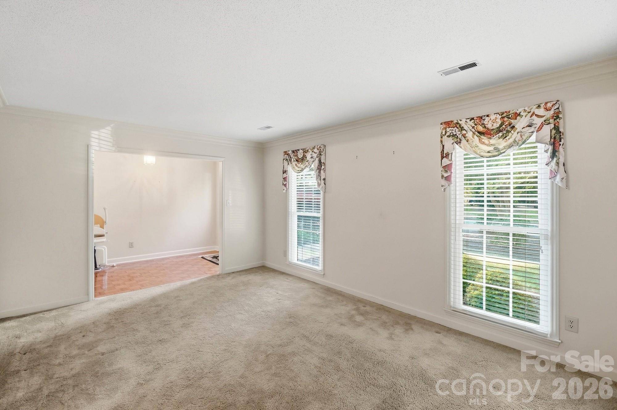 4218 Woodglen LN, Charlotte, NC 28226