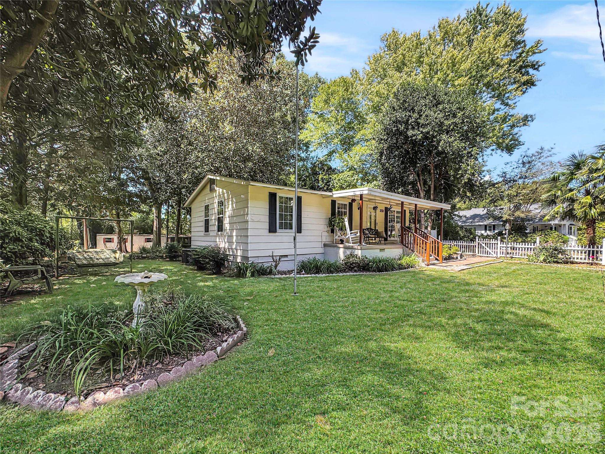 25 Stowe ST, Lowell, NC 28098