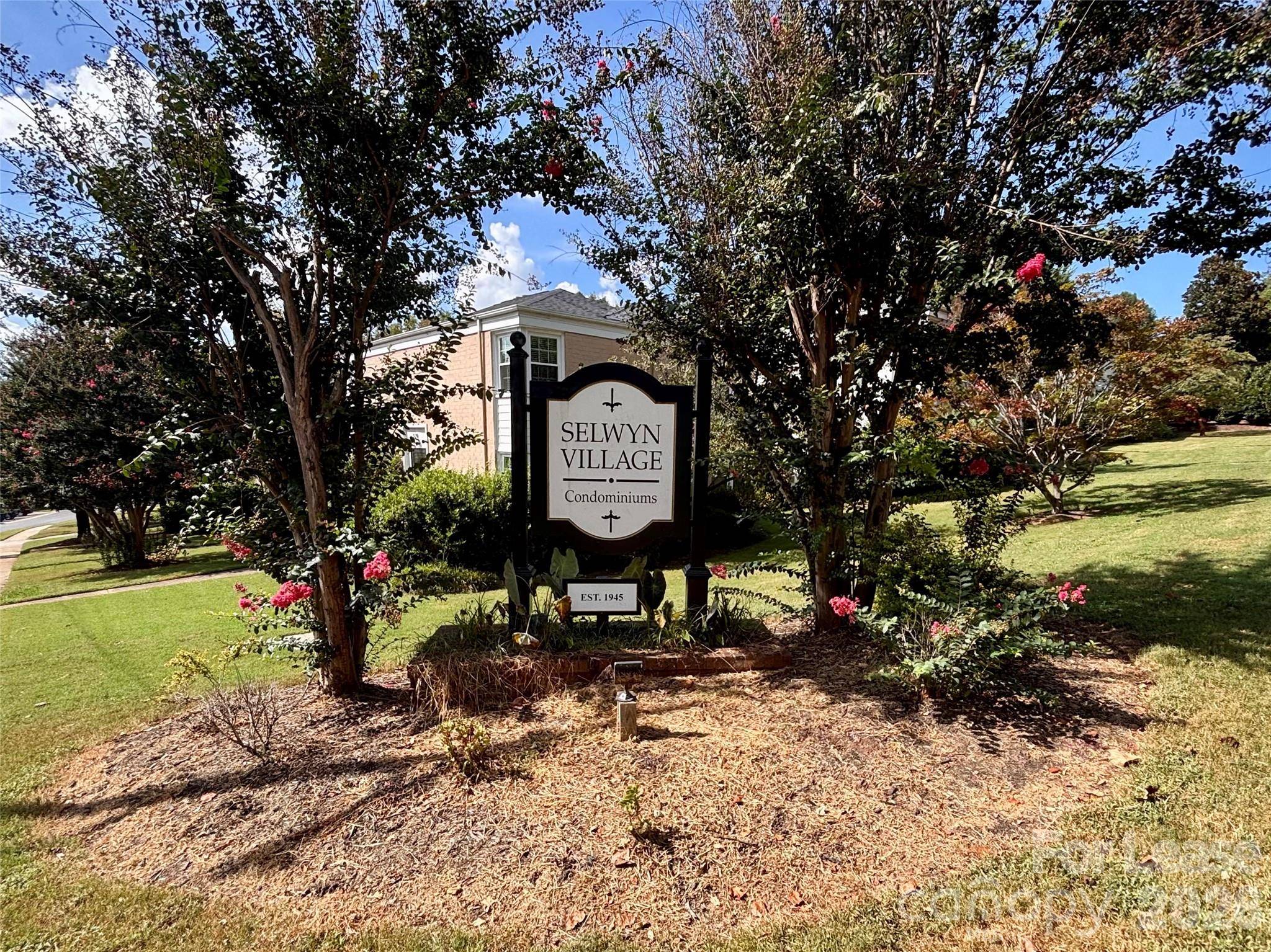 547 Wakefield DR, Charlotte, NC 28209