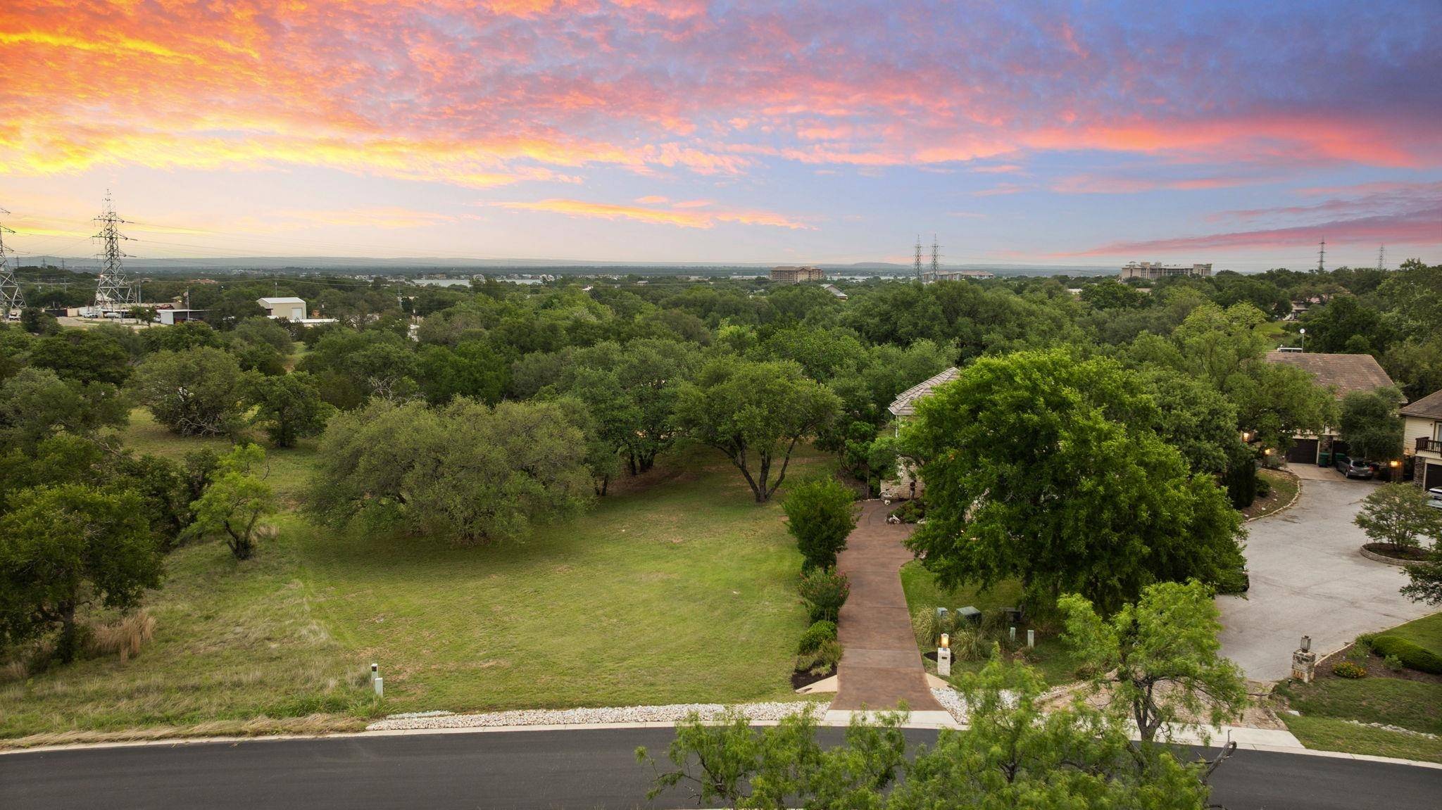 107 Lost Spur, Horseshoe Bay, TX 78657