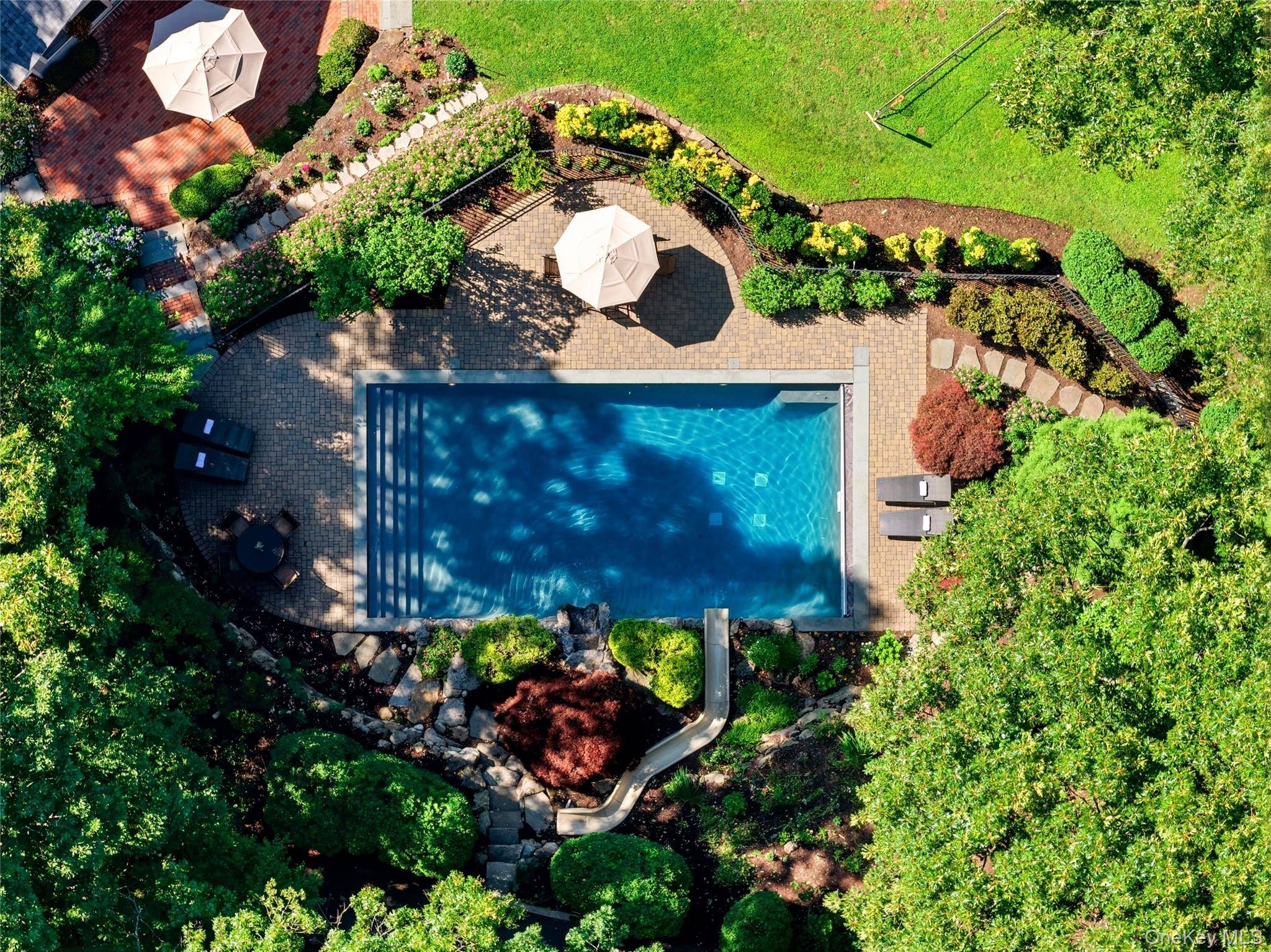 31 Crosby PL, Cold Spring Harbor, NY 11724