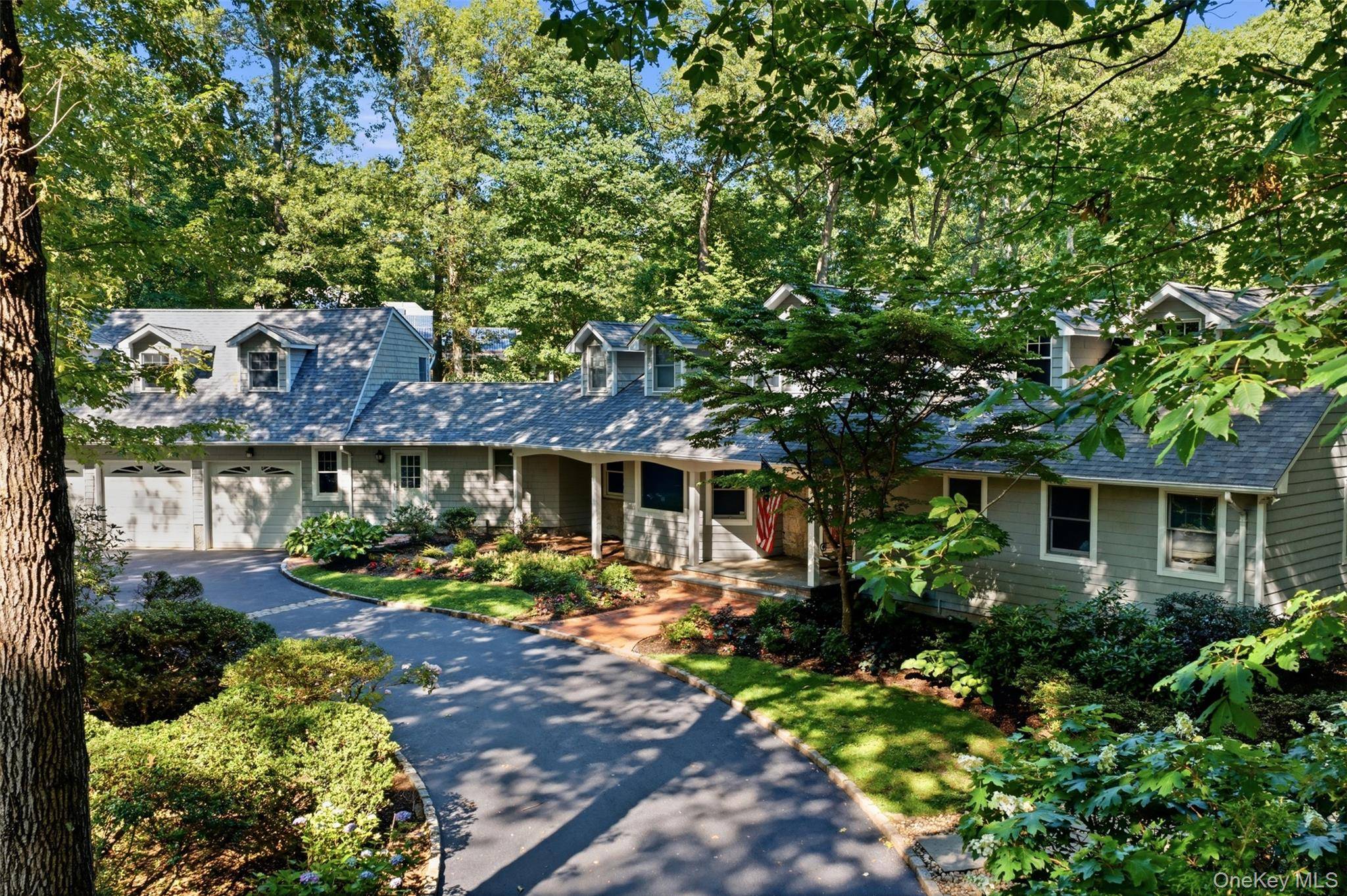 31 Crosby PL, Cold Spring Harbor, NY 11724