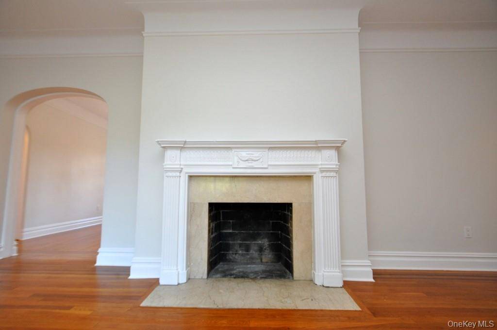 155 Garth RD #3D, Scarsdale, NY 10583