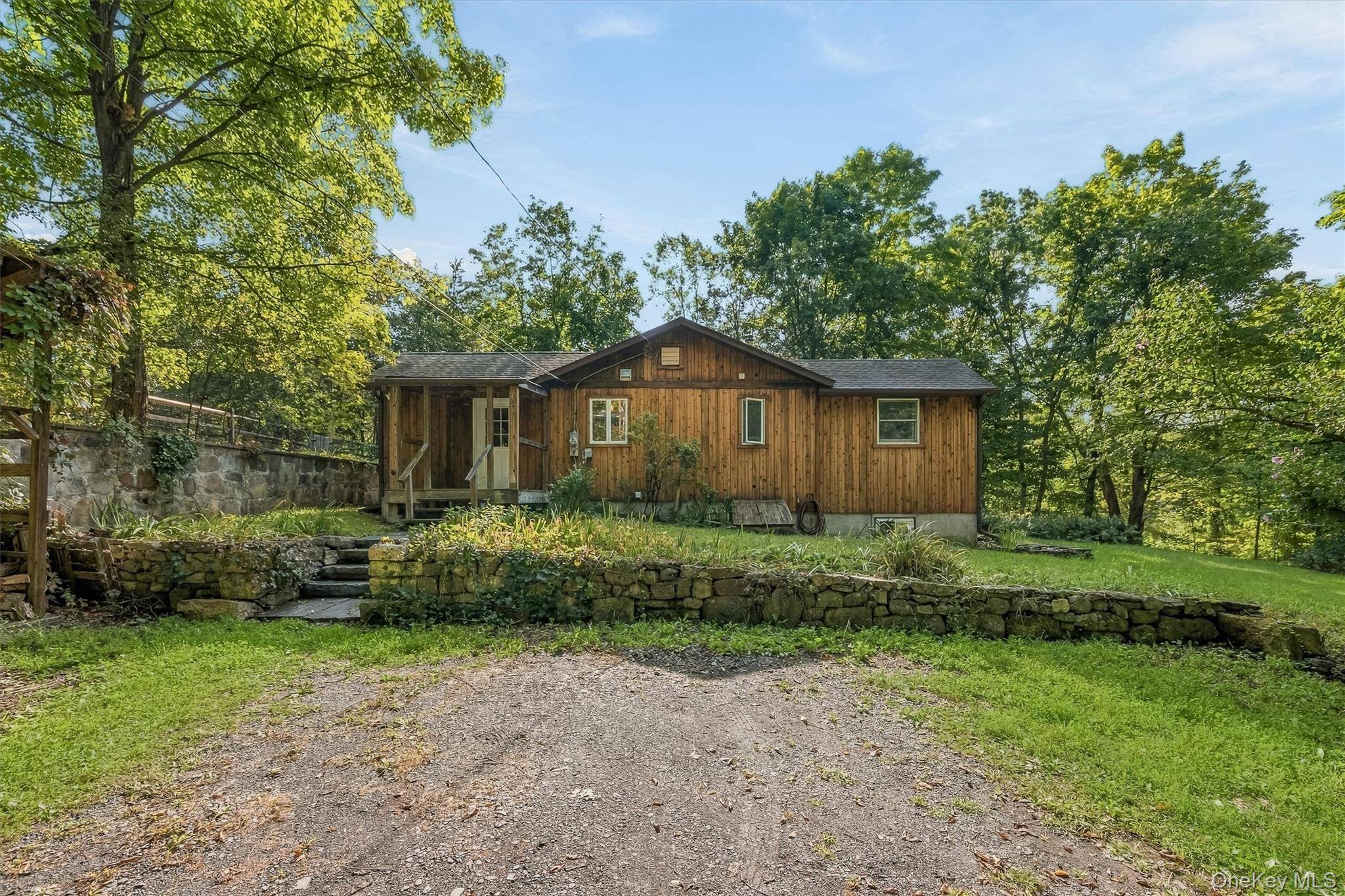 18 Schueler RD, Chester, NY 10918