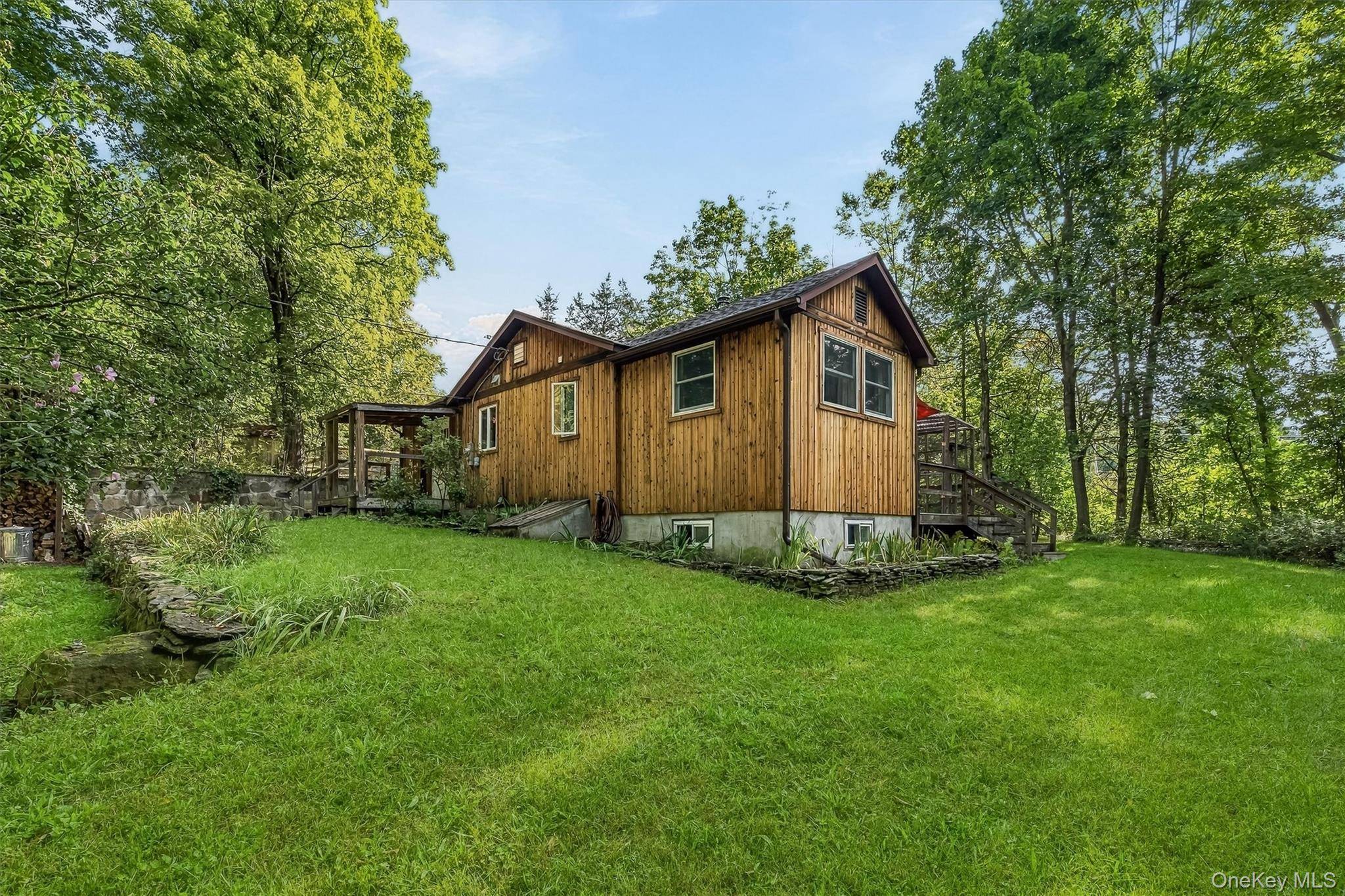 18 Schueler RD, Chester, NY 10918