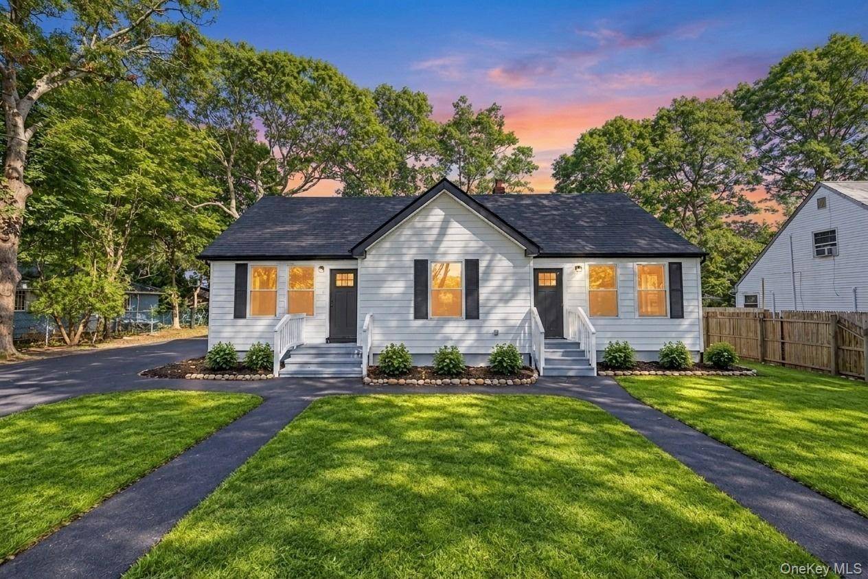 11 1st PL, Mastic, NY 11950