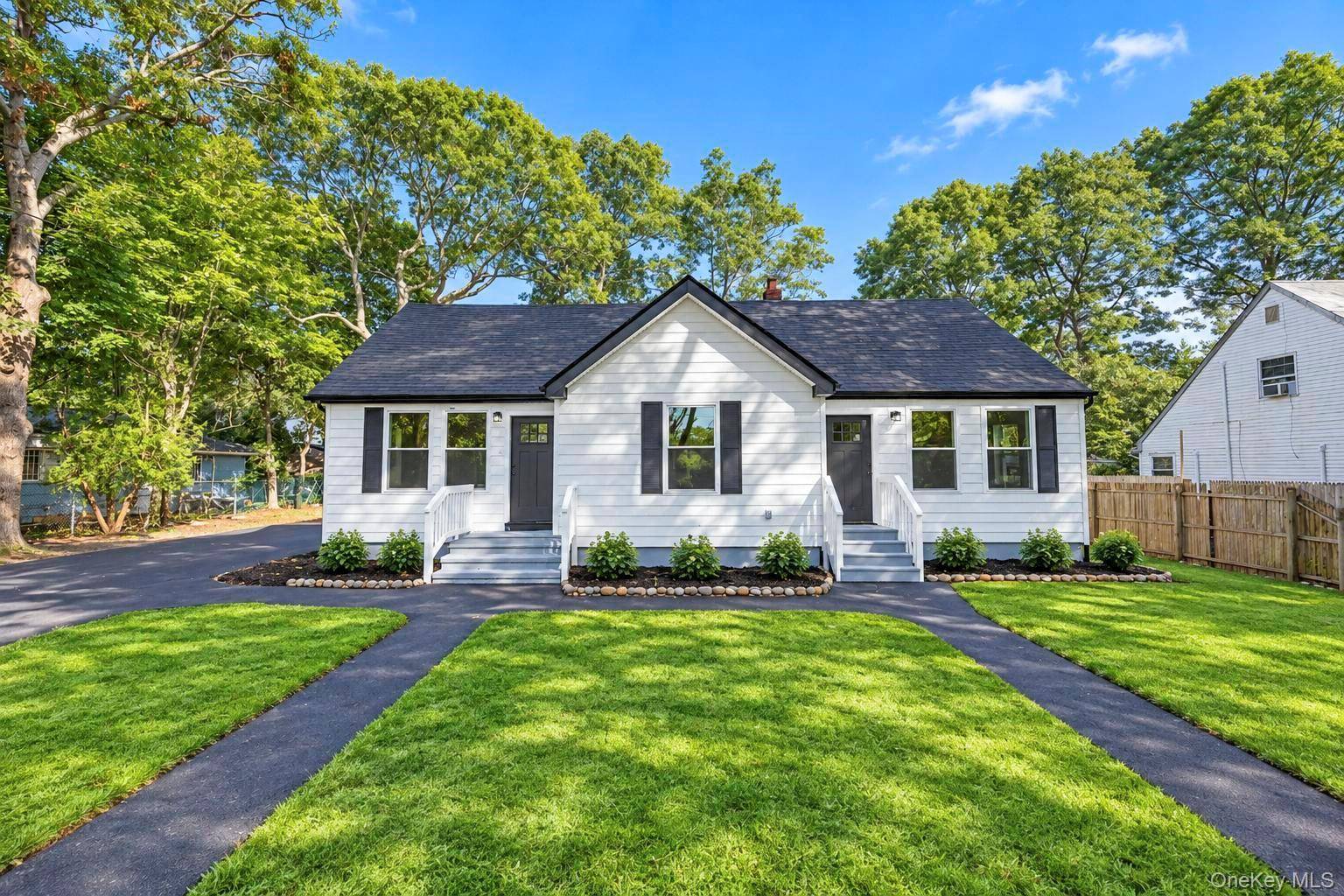 11 1st PL, Mastic, NY 11950