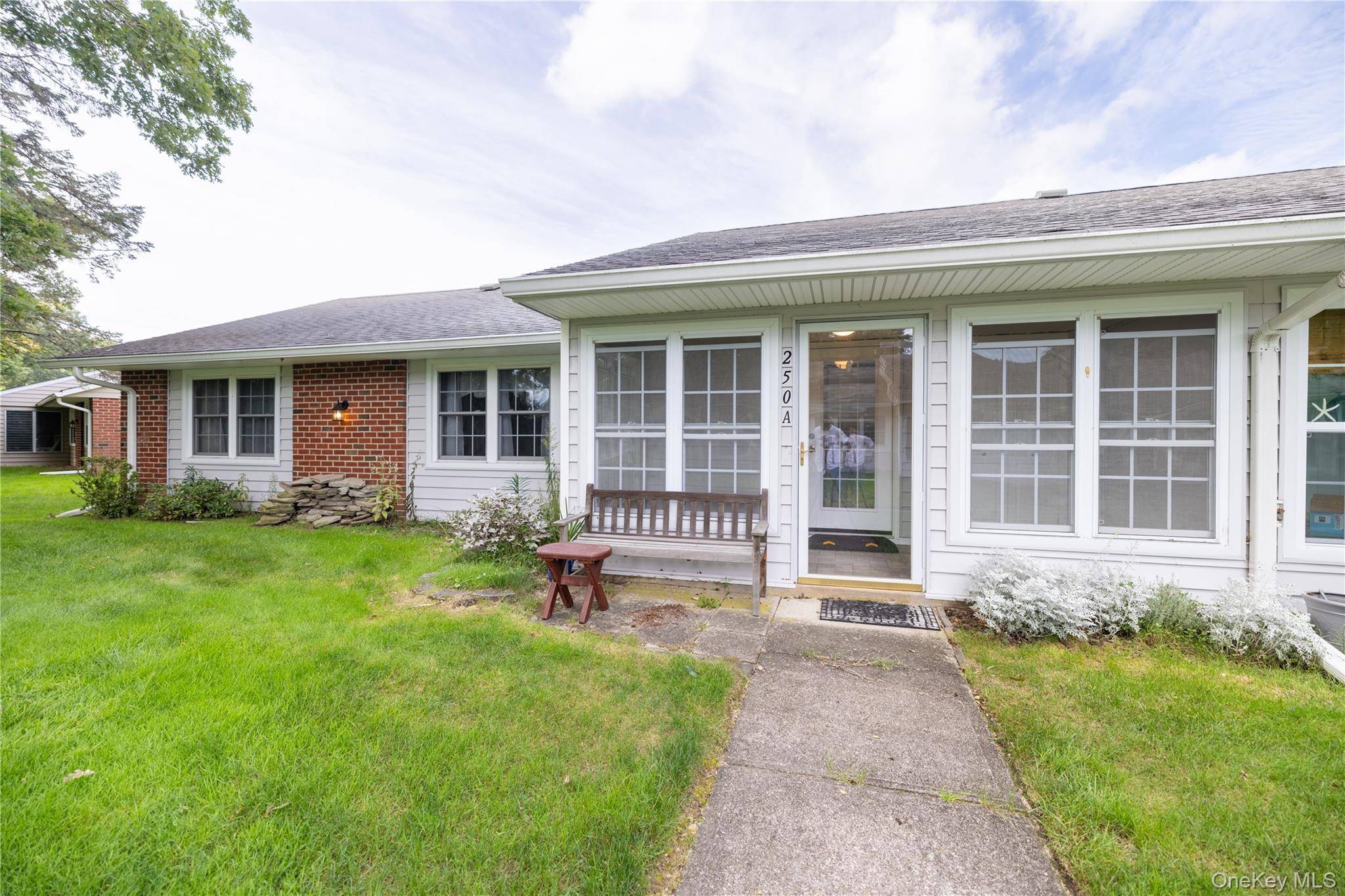 250A Newcastle CT, Ridge, NY 11961