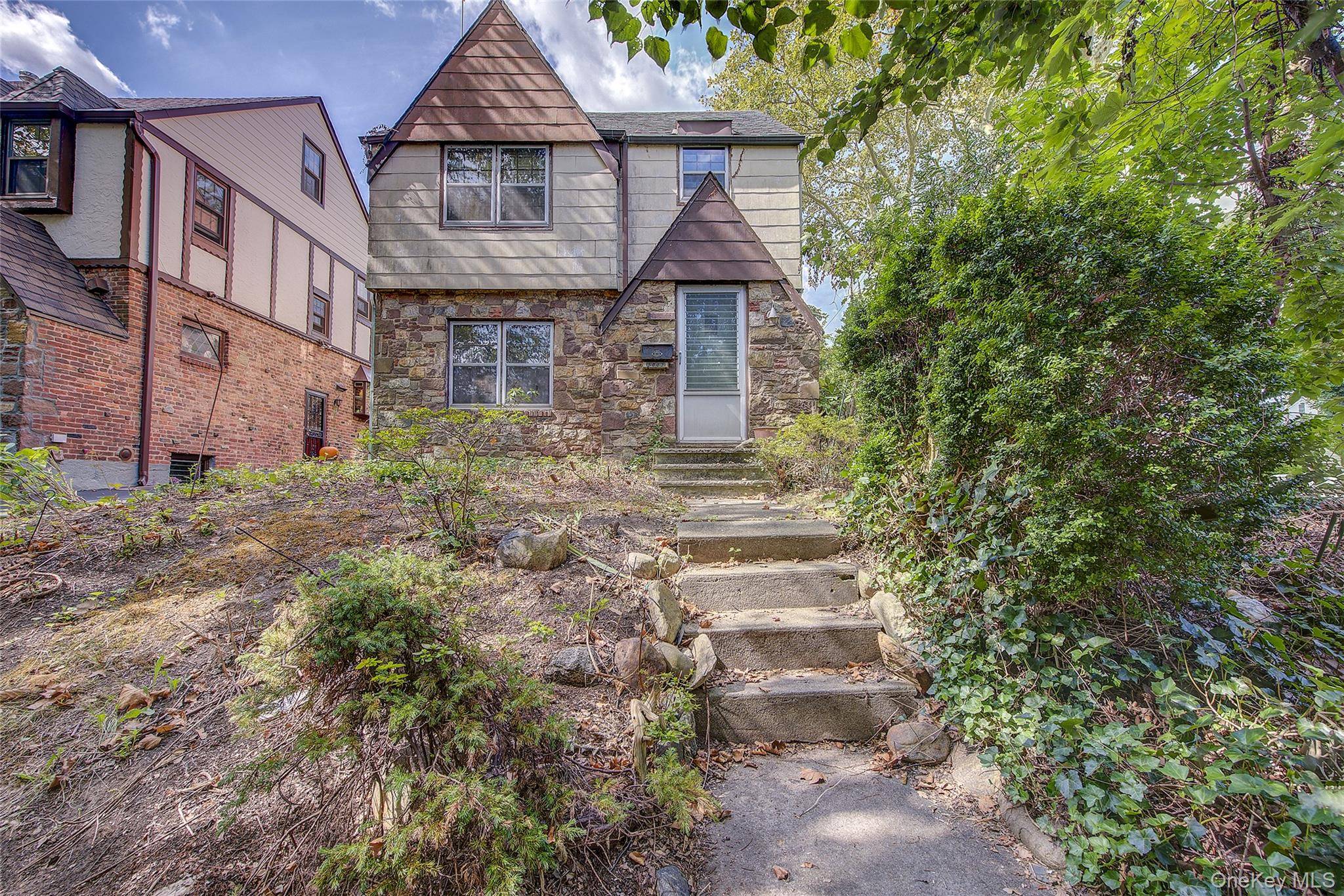 50-02 245th ST, Douglaston, NY 11362
