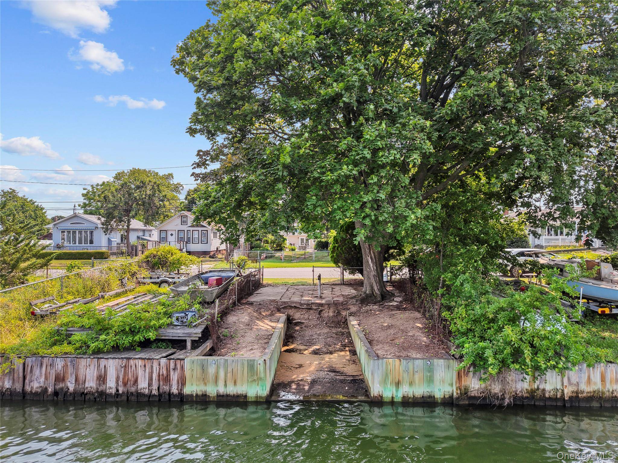 81 Wilson AVE, Amityville, NY 11701