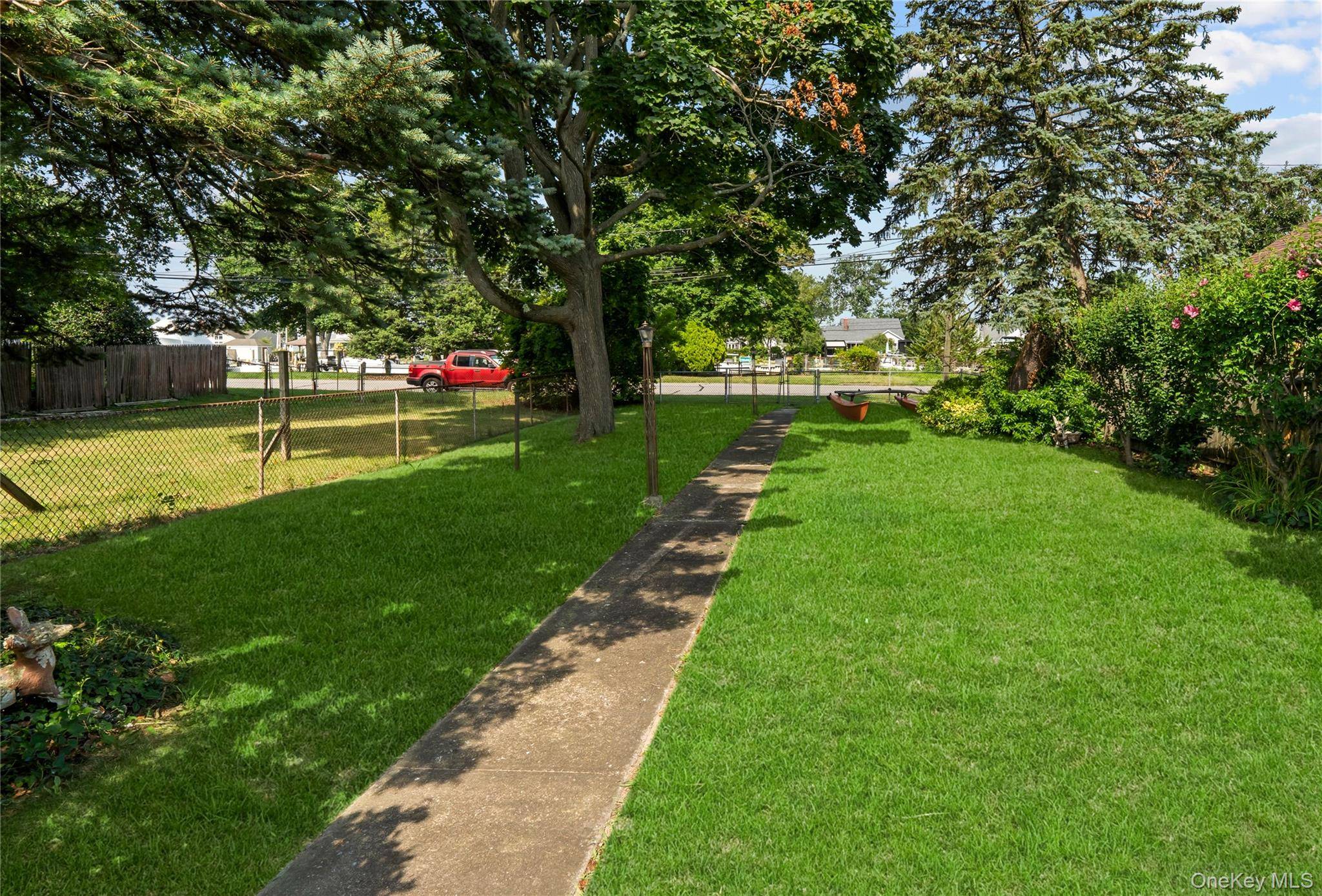 81 Wilson AVE, Amityville, NY 11701