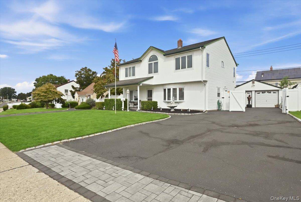 119 Periwinkle RD, Levittown, NY 11756