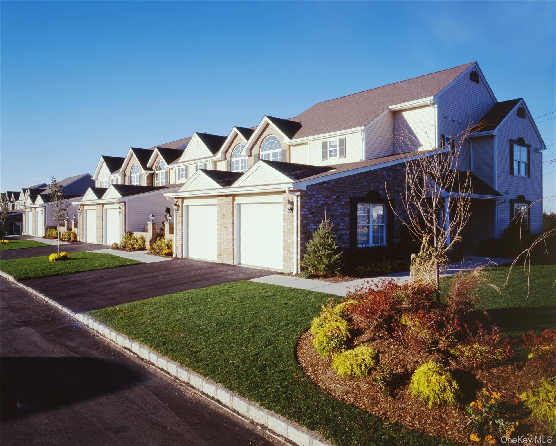 60 Neal #60, Setauket, NY 11733