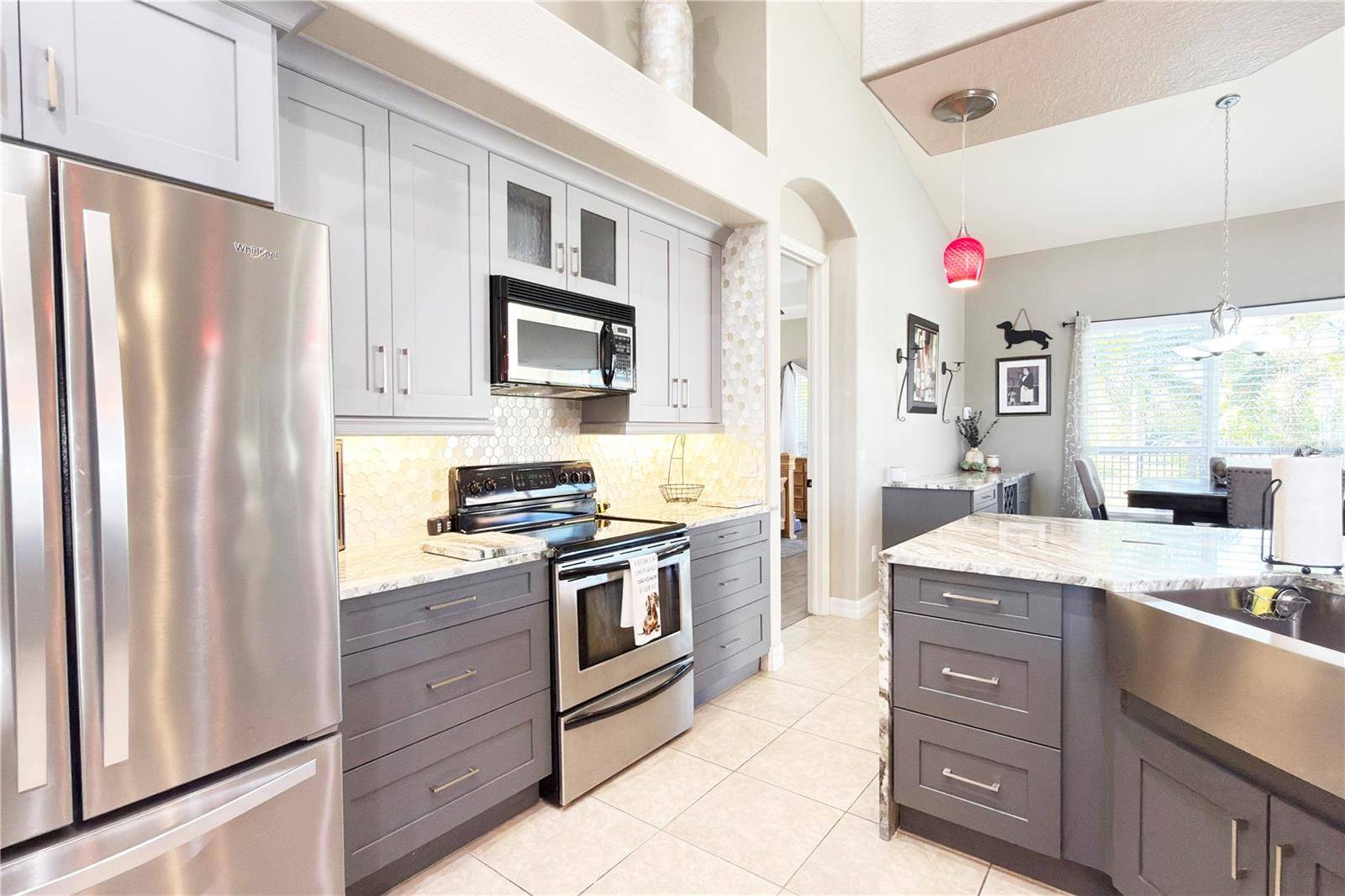 8723 S LAKE CIR, Fort Myers, FL 33908