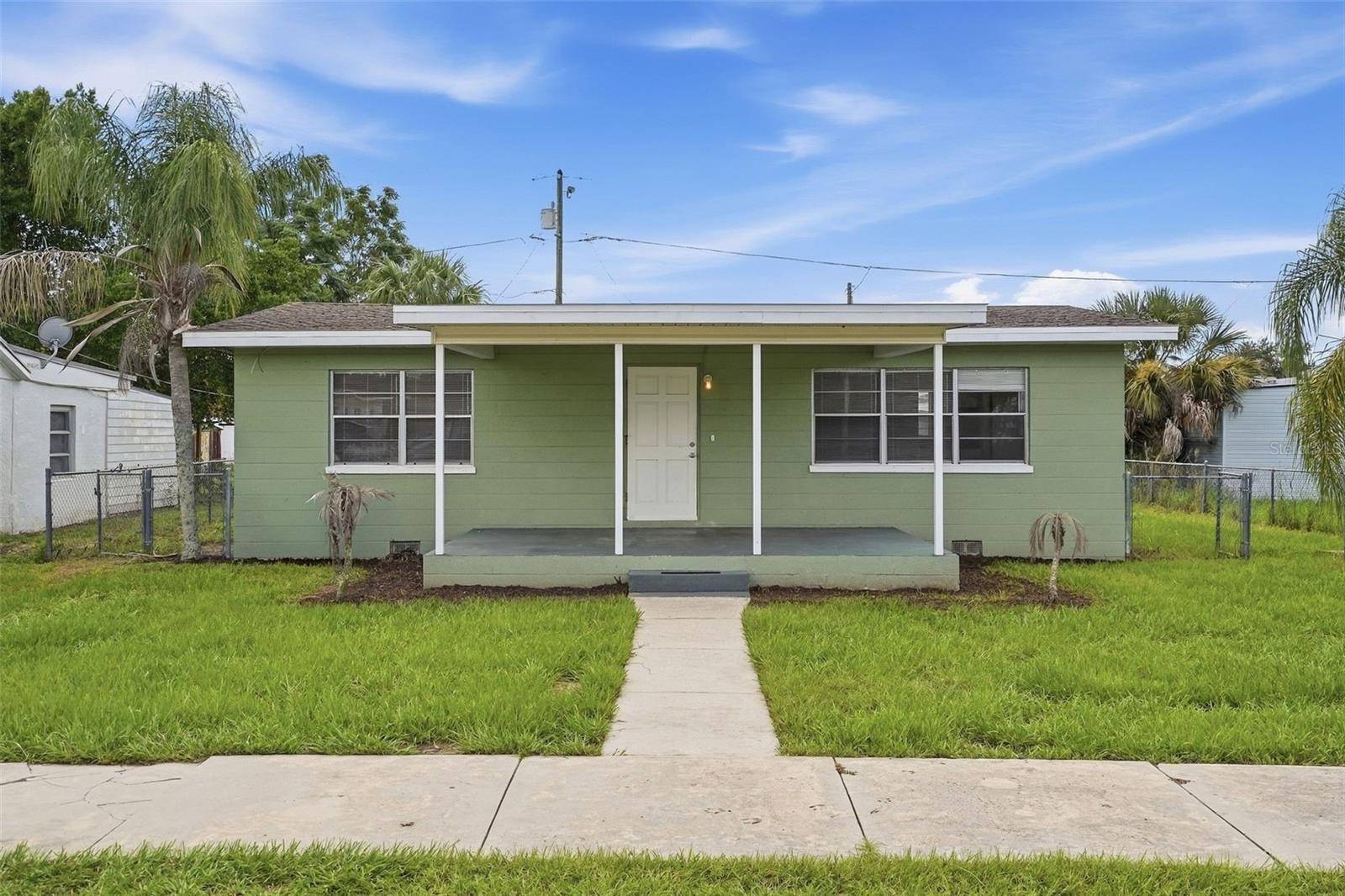 210 E MERRILL AVE, Dundee, FL 33838
