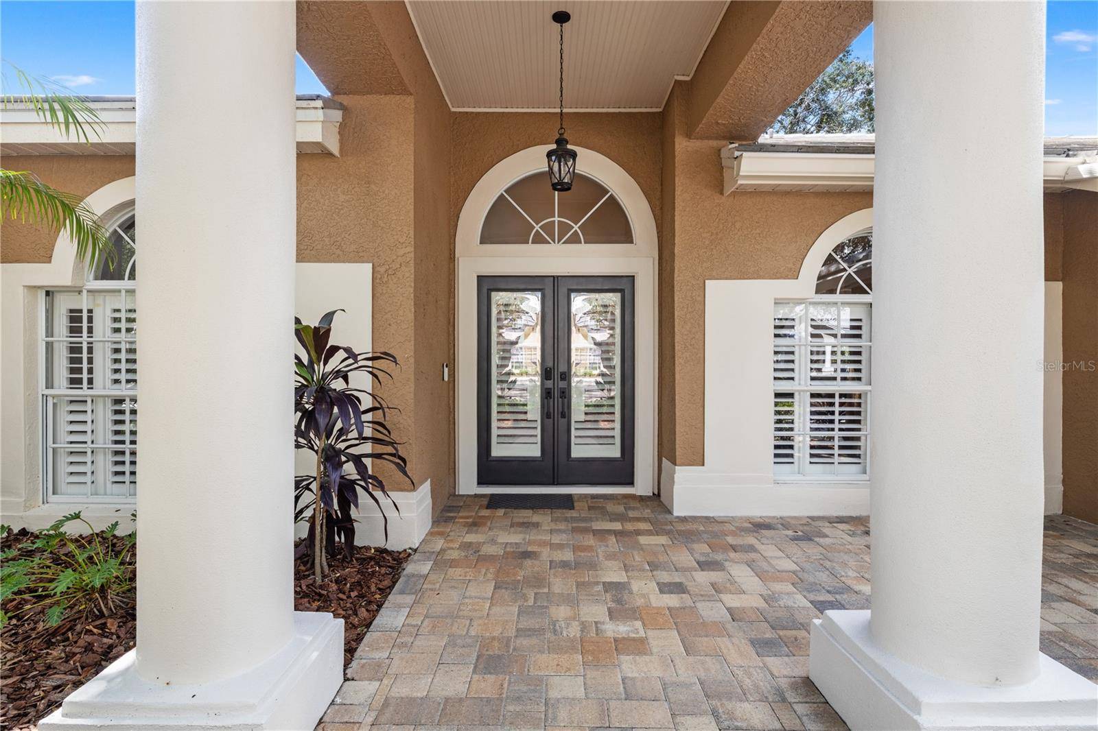 9323 WELLINGTON PARK CIR, Tampa, FL 33647