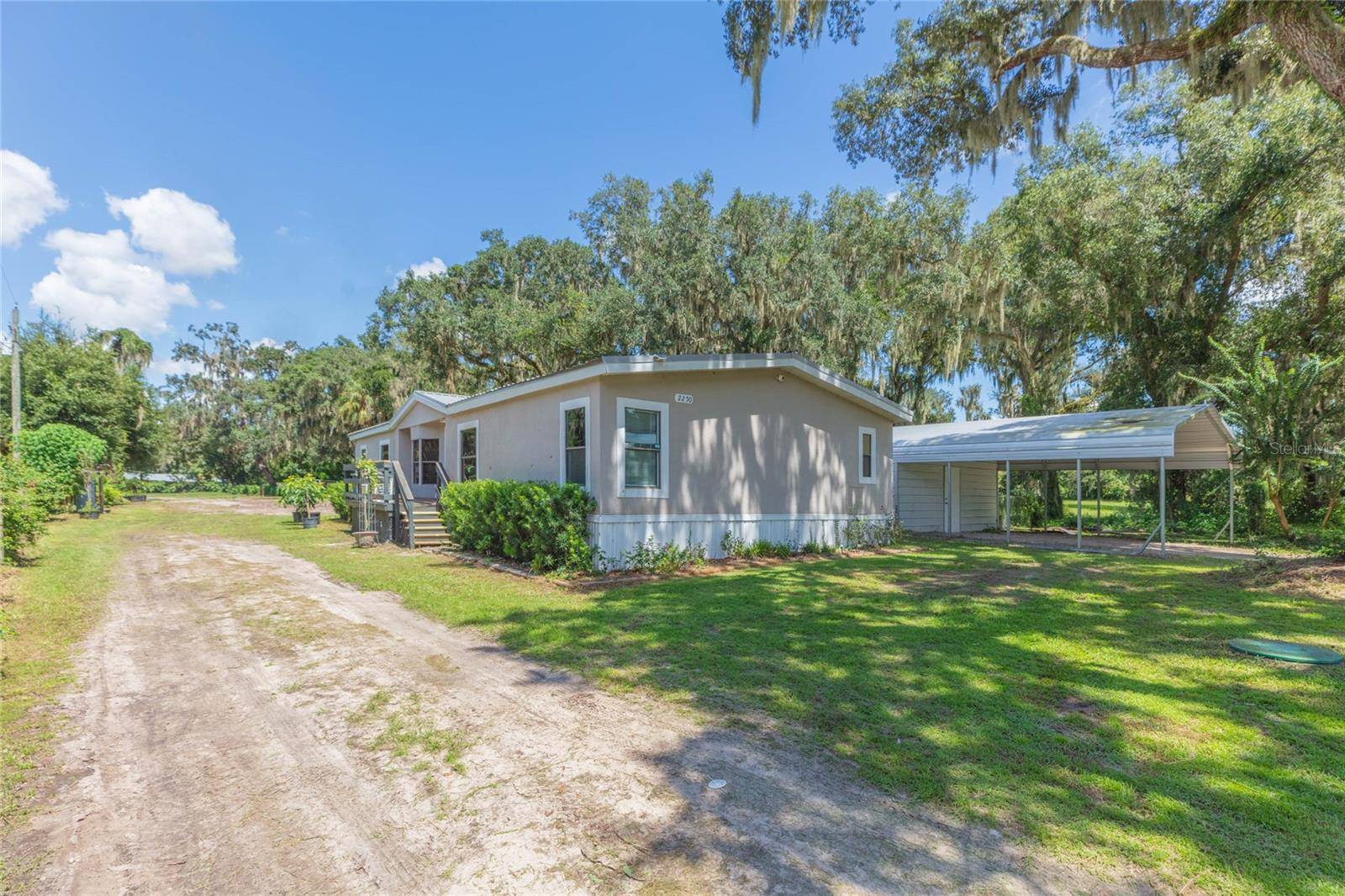 2250 NICHOLS RD, Lithia, FL 33547