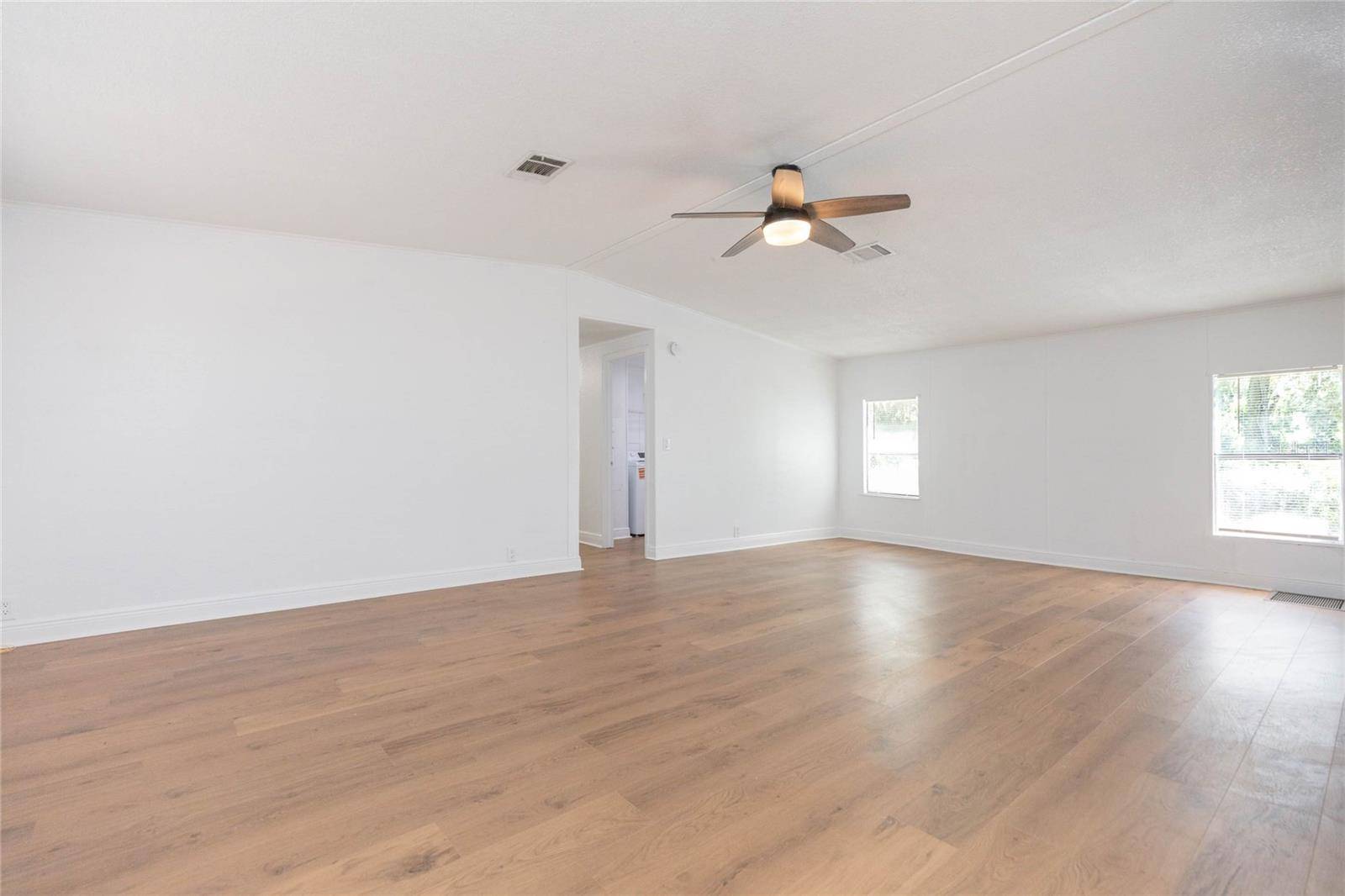 2250 NICHOLS RD, Lithia, FL 33547