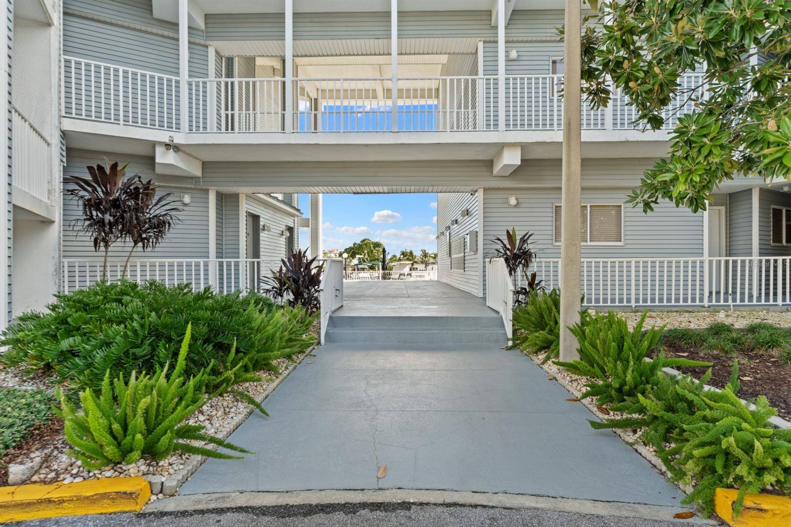 610 ISLAND WAY #408, Clearwater, FL 33767
