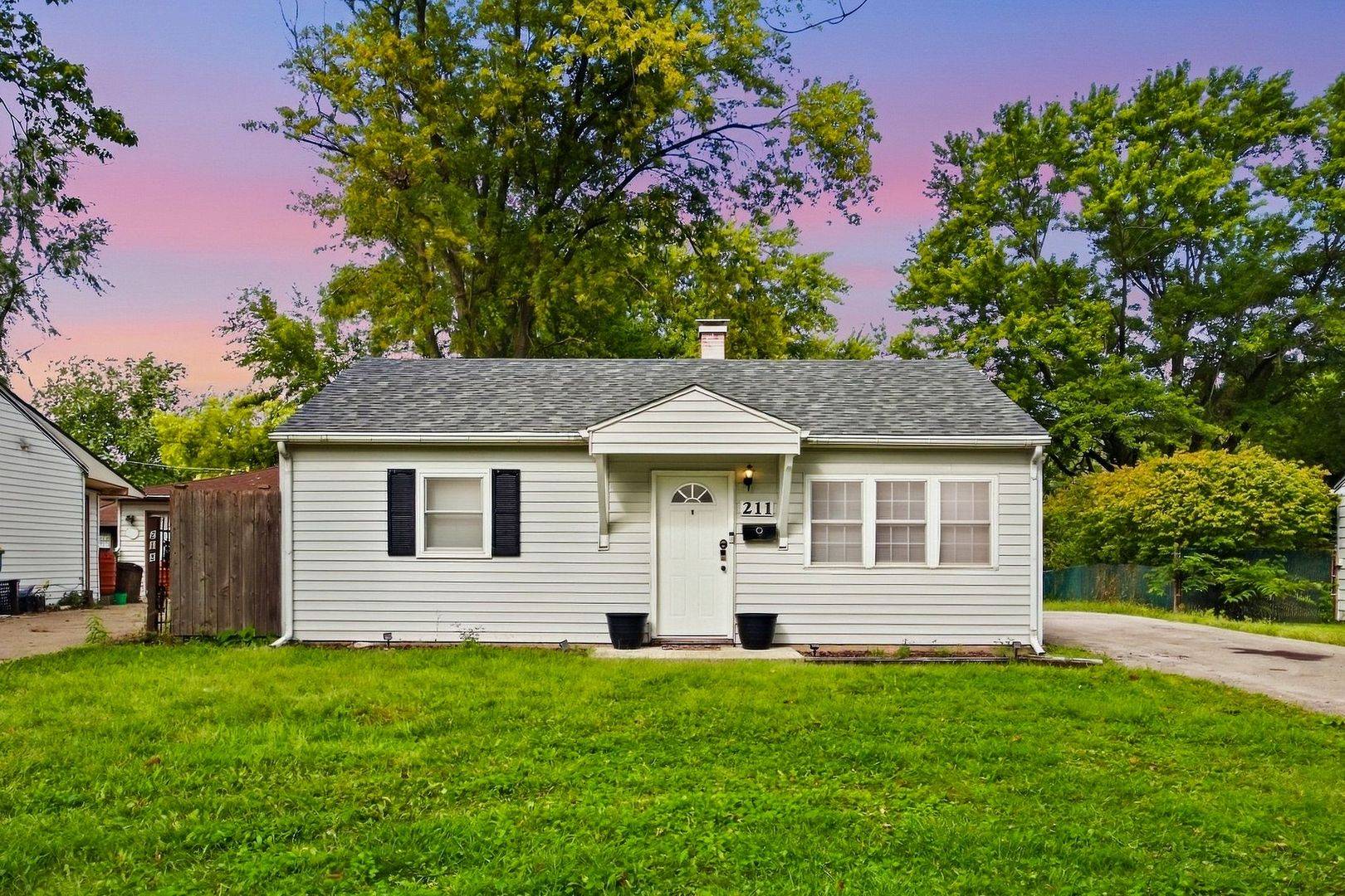 211 S Hammes AVE, Joliet, IL 60436