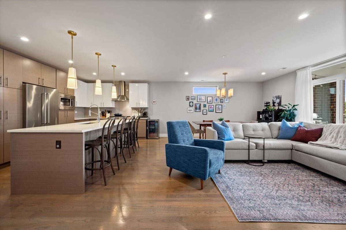 2707 W BELMONT AVE #3W, Chicago, IL 60618