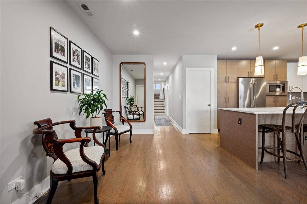 2707 W BELMONT AVE #3W, Chicago, IL 60618