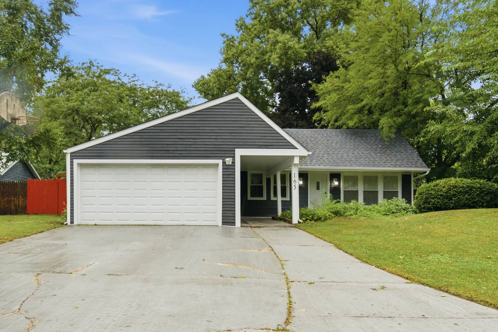 165 Arrowhead LN, Bolingbrook, IL 60440