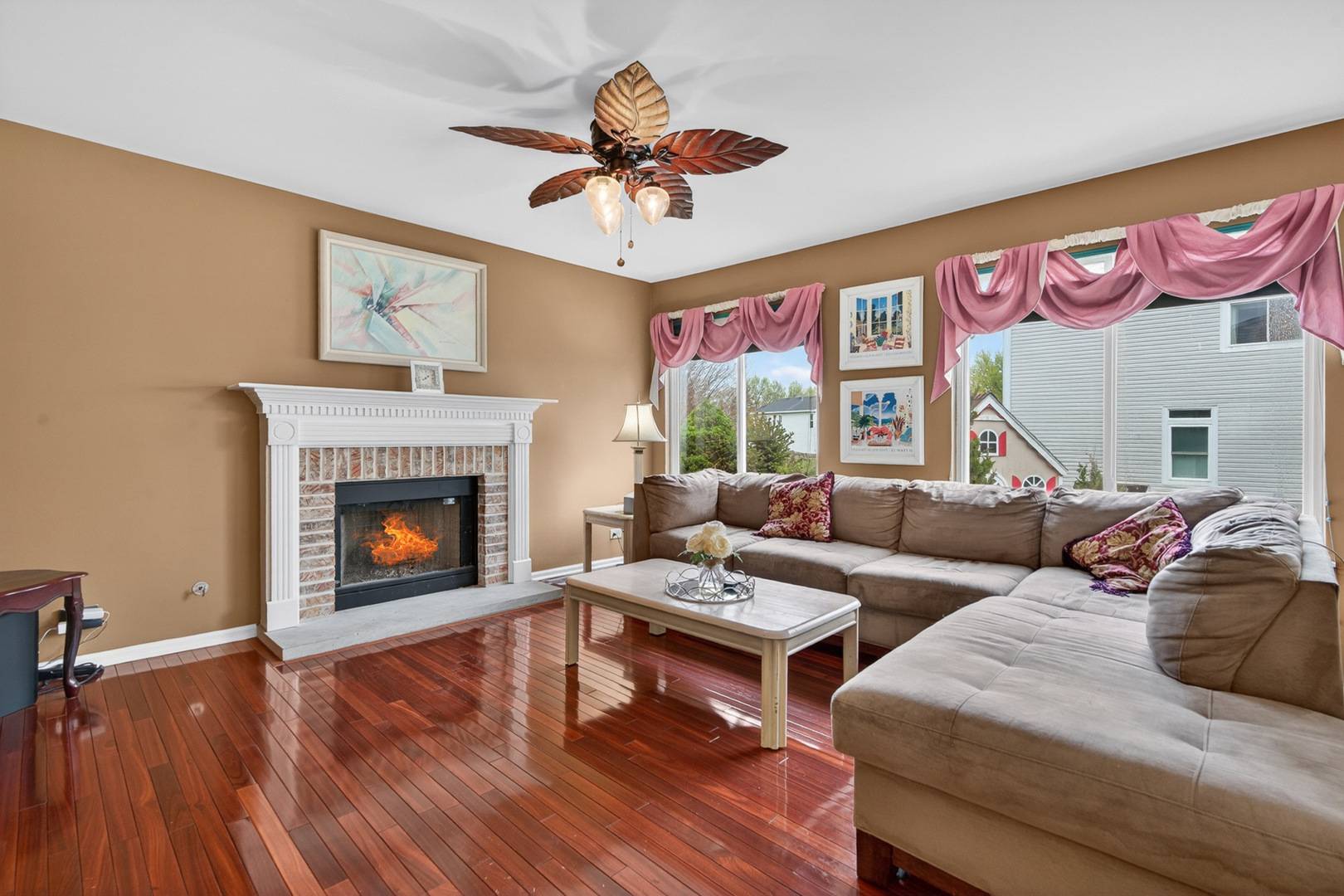320 Starwood PASS, Lake In The Hills, IL 60156