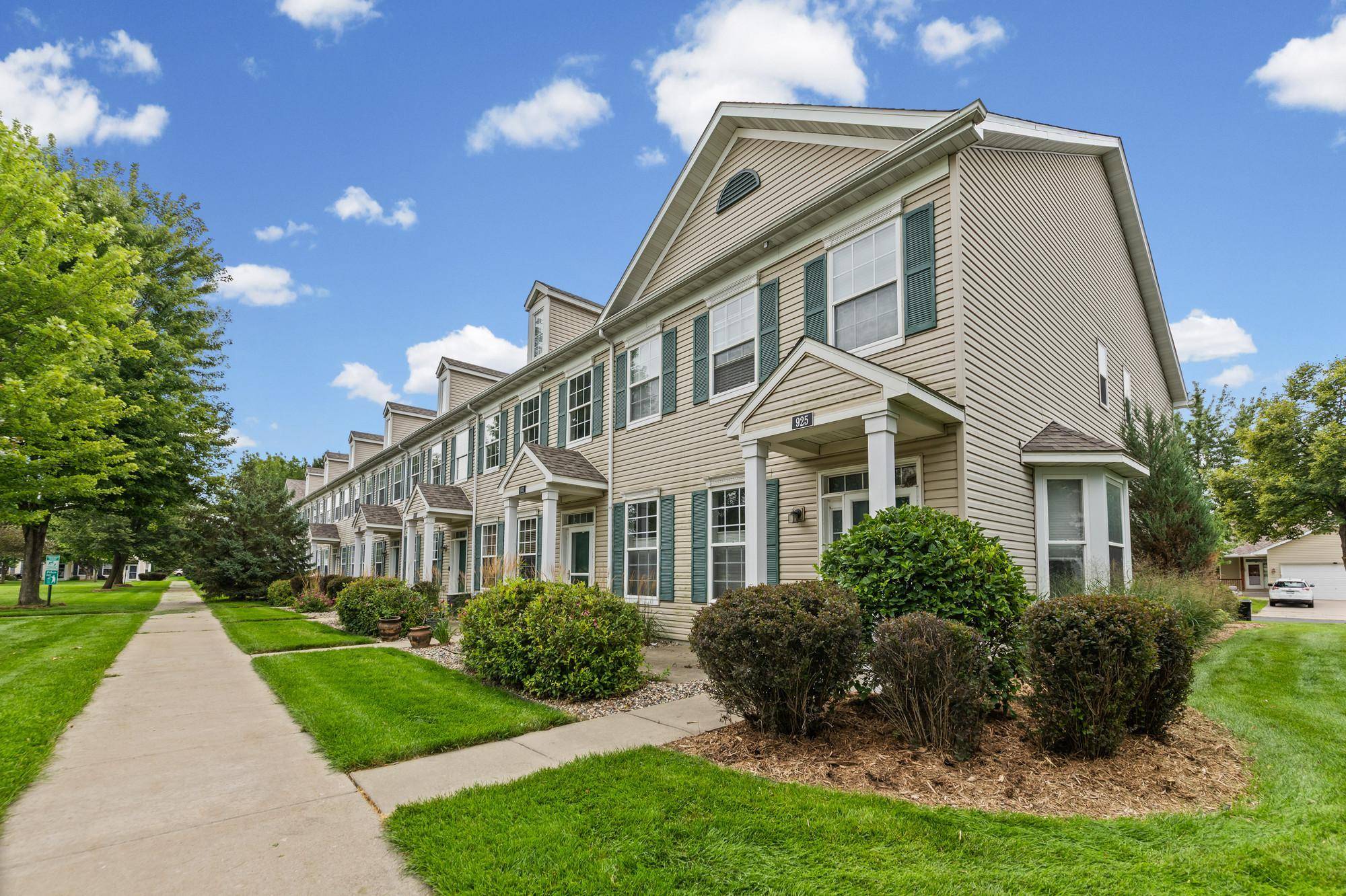 941 Newport AVE, Shakopee, MN 55379