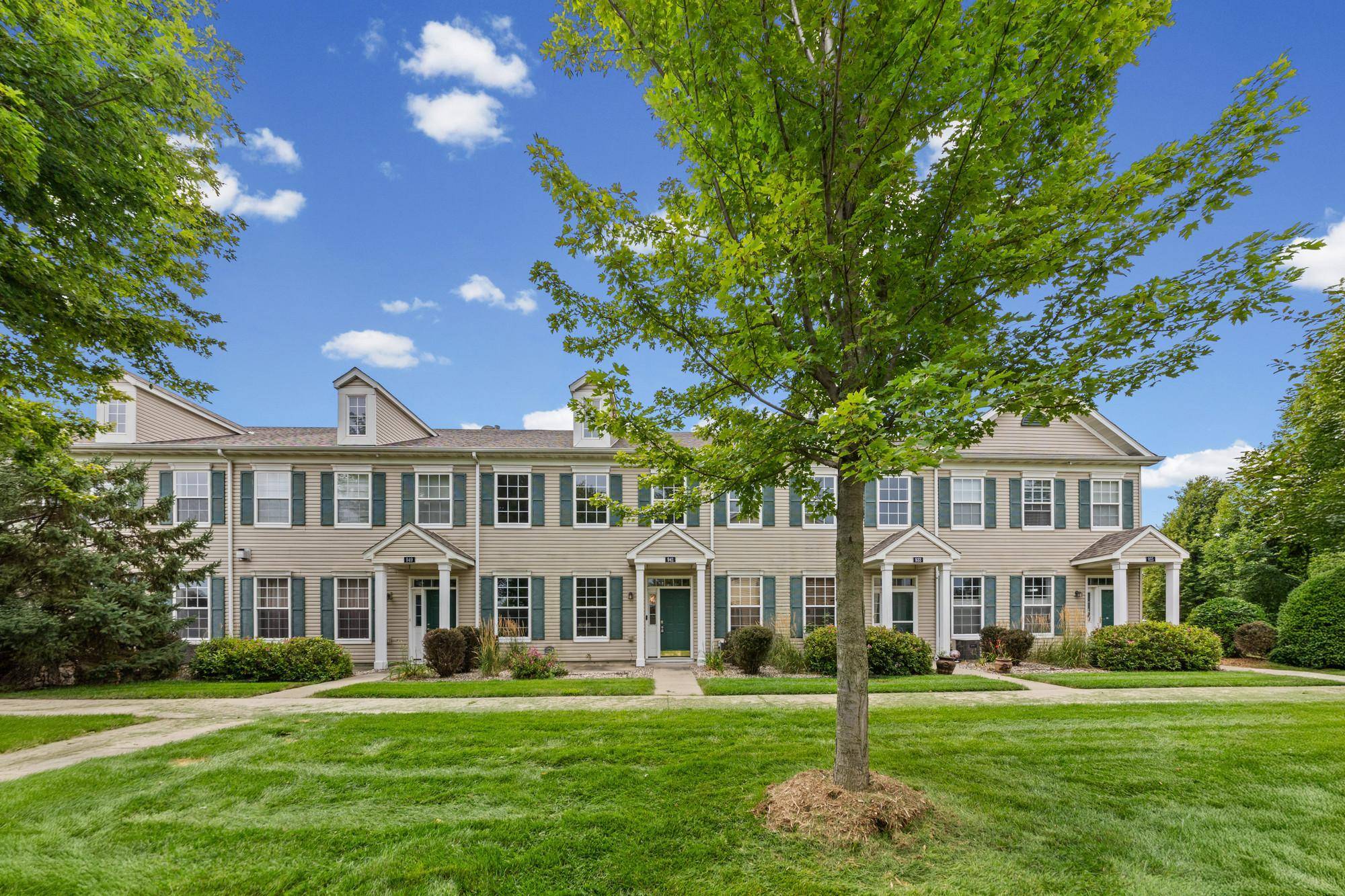 941 Newport AVE, Shakopee, MN 55379
