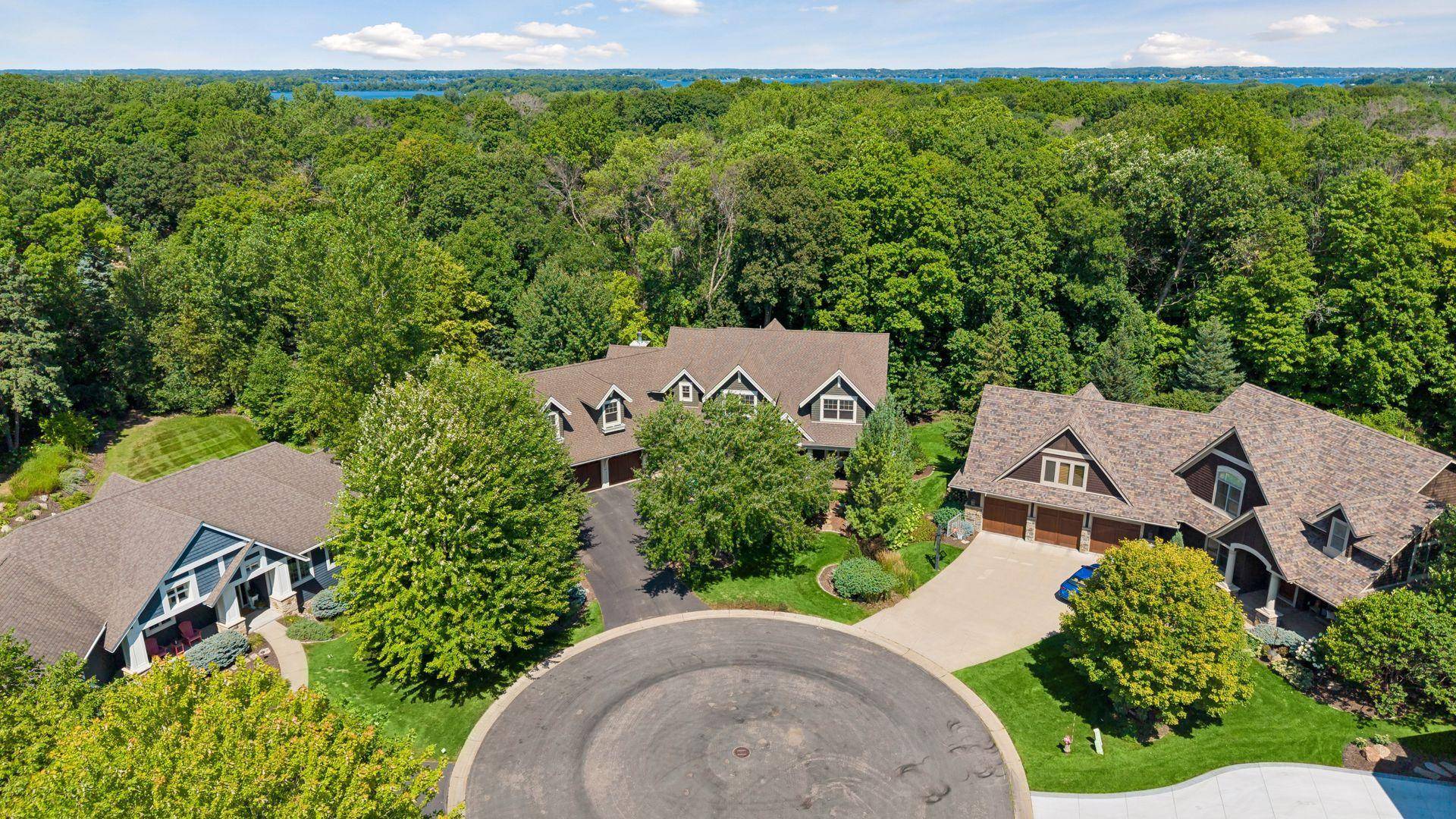 20650 Parkview LN, Excelsior, MN 55331