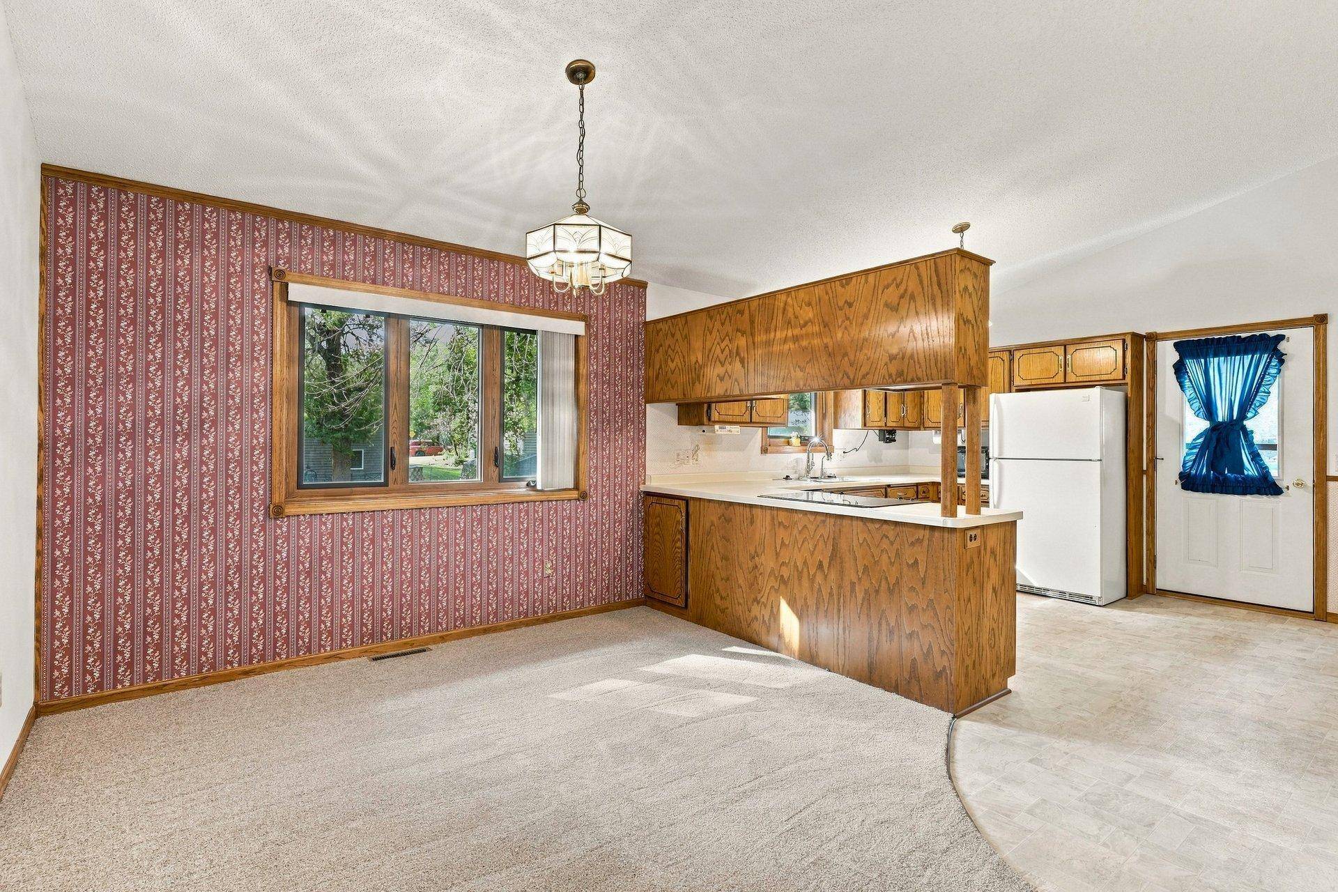 330 NW Shady Ridge RD NW, Hutchinson, MN 55350