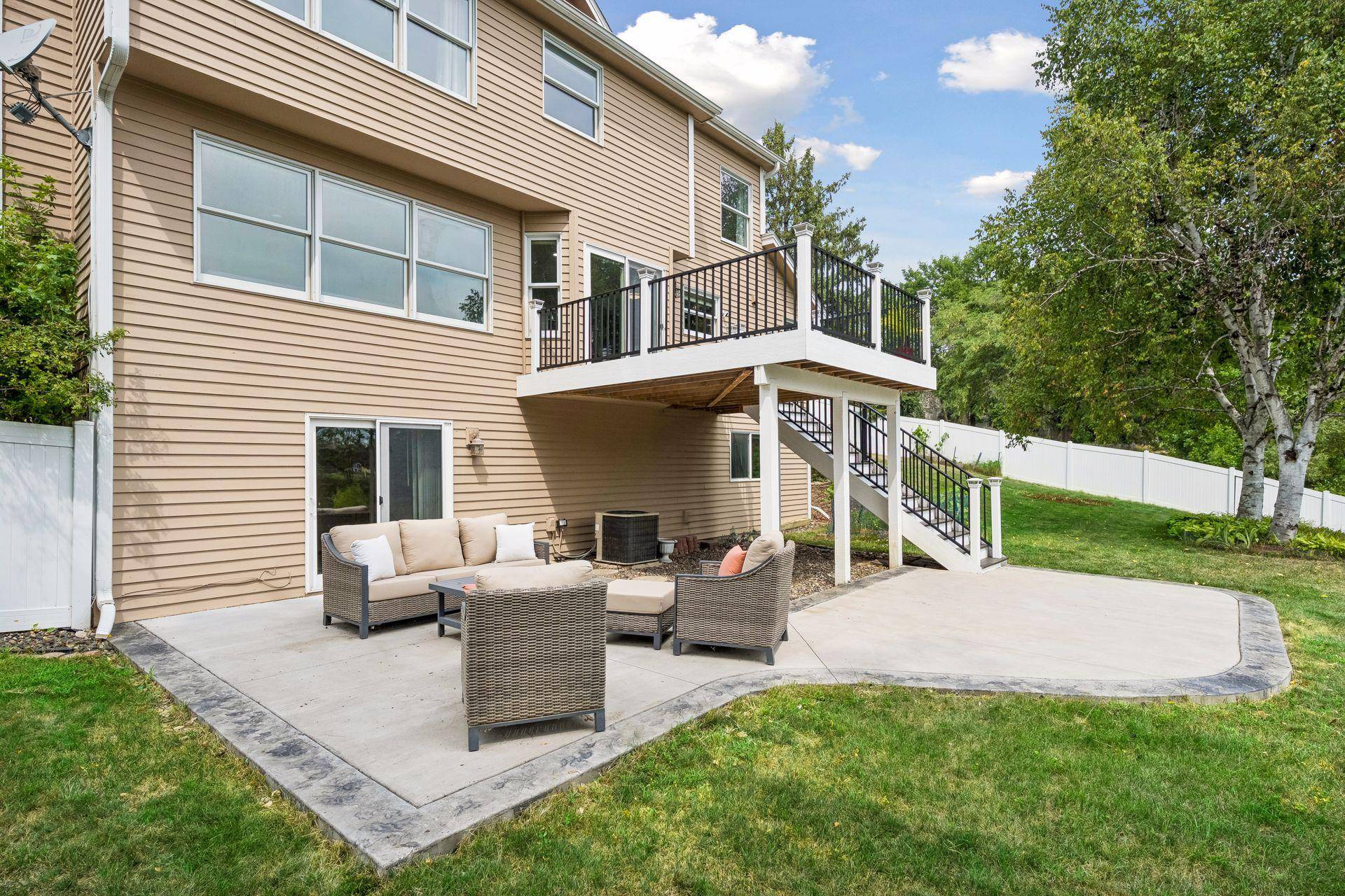 16005 22nd AVE N, Plymouth, MN 55447