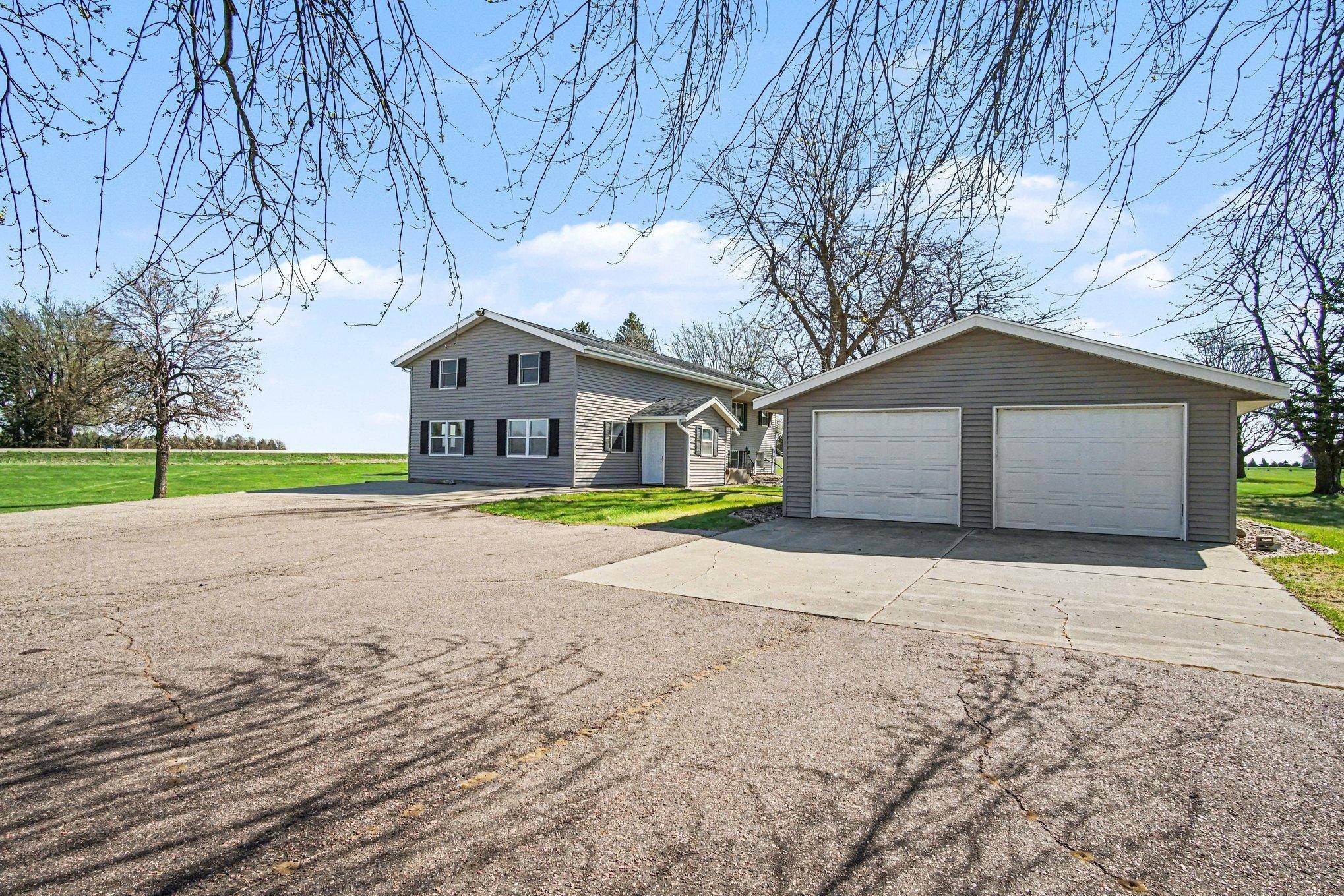 1140 150th AVE, Luverne, MN 56156