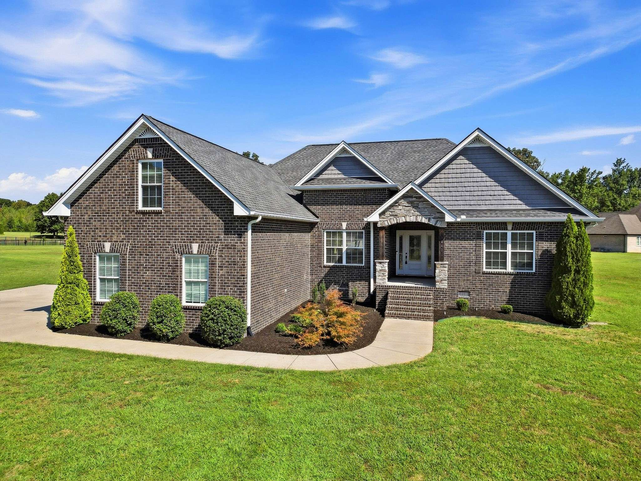 1043 Founders Ln, Portland, TN 37148