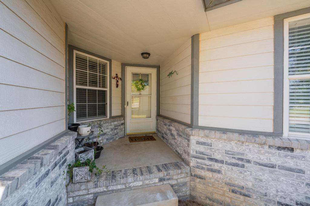 206 N Lamar, Haysville, KS 67060