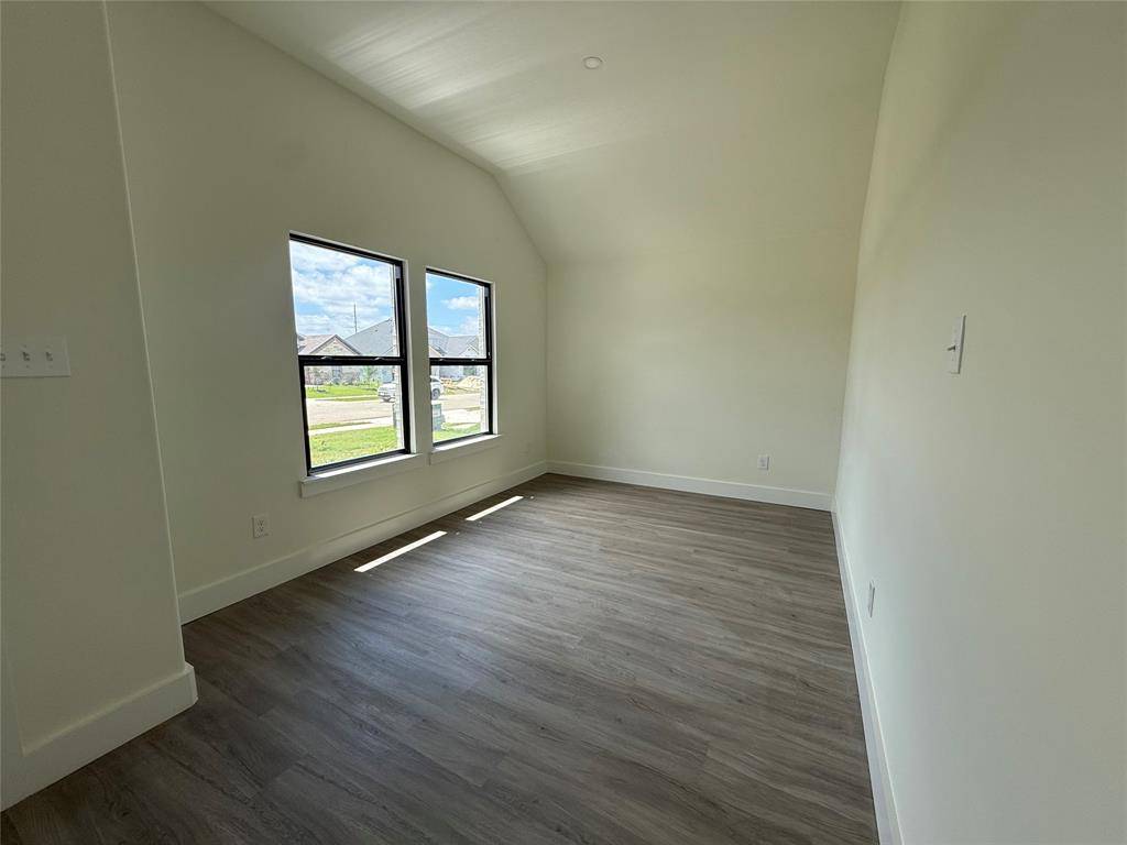 209 Comfort Drive, Godley, TX 76044