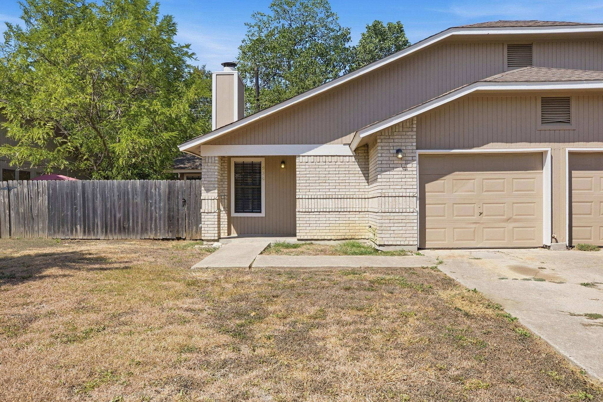 904/906 HYRIDGE ST, Round Rock, TX 78664