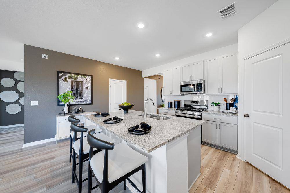 211 Crumpton WAY, Hutto, TX 78634