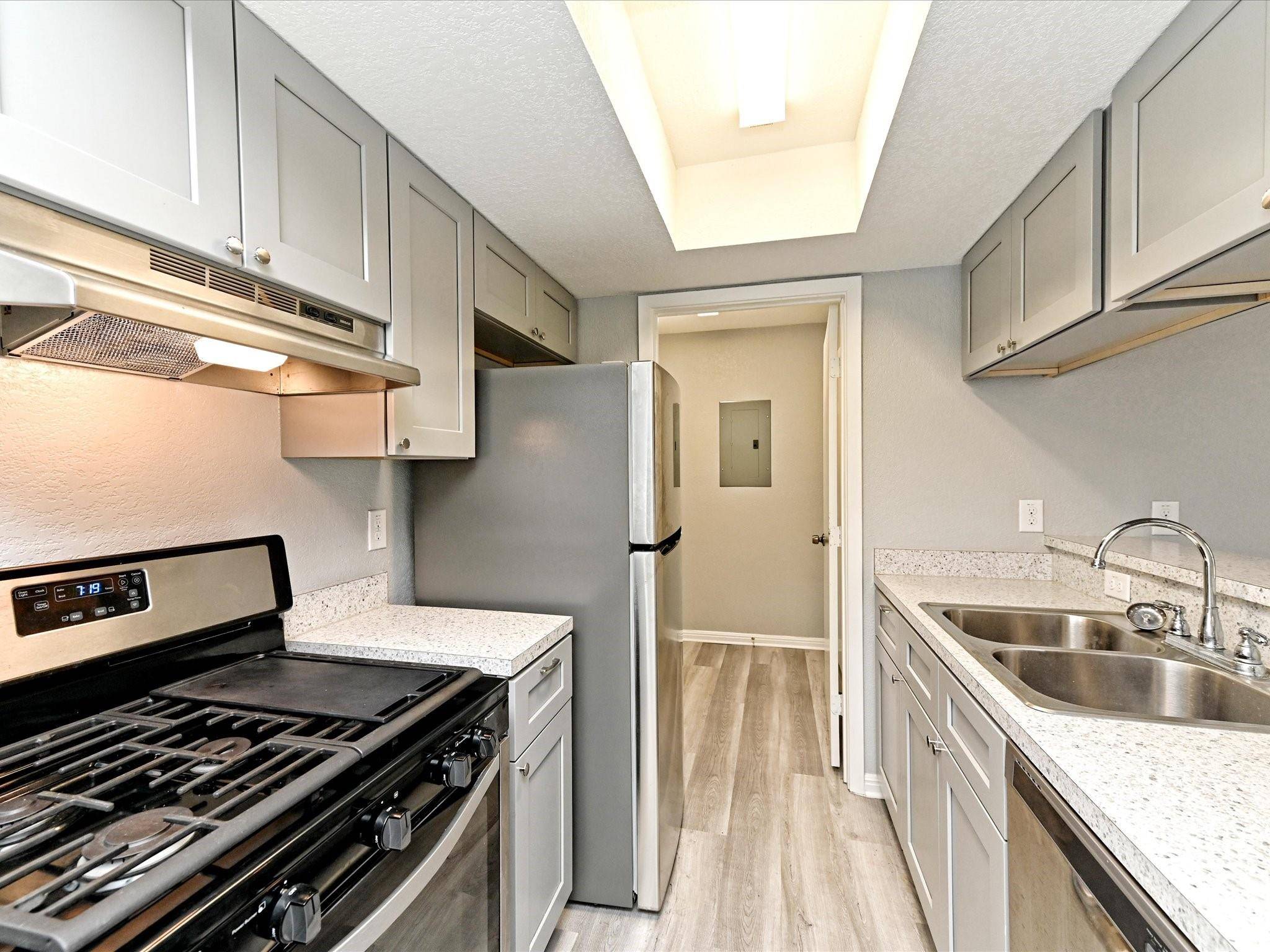 2621 Ektom DR #D, Austin, TX 78745
