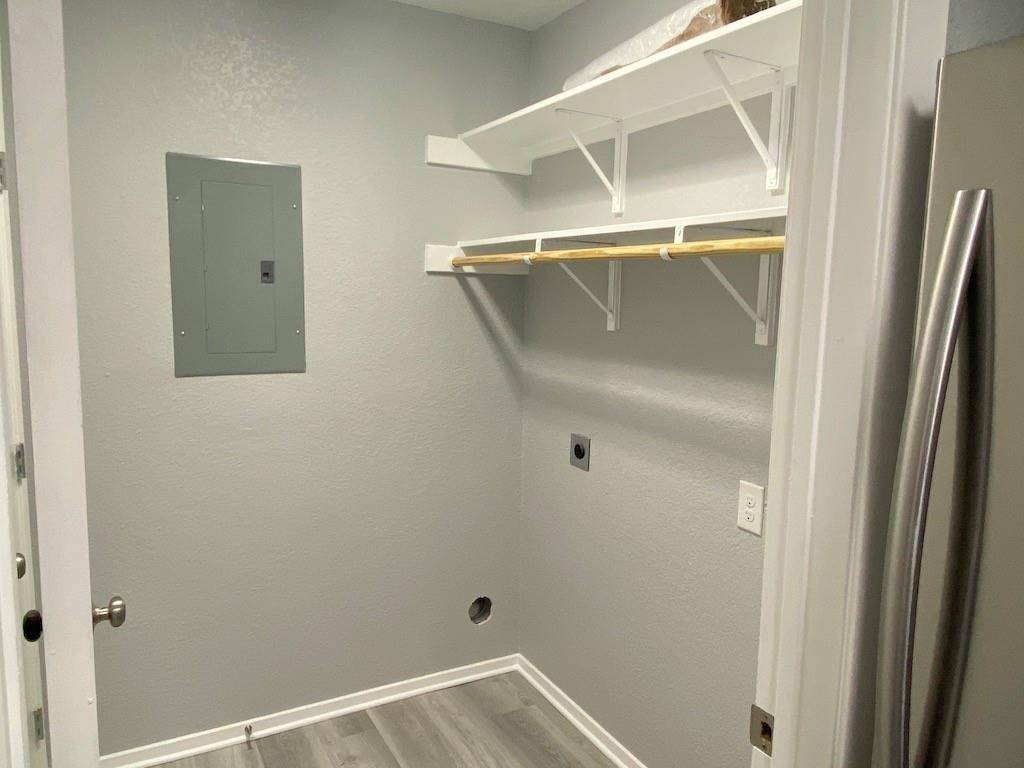 2621 Ektom DR #D, Austin, TX 78745