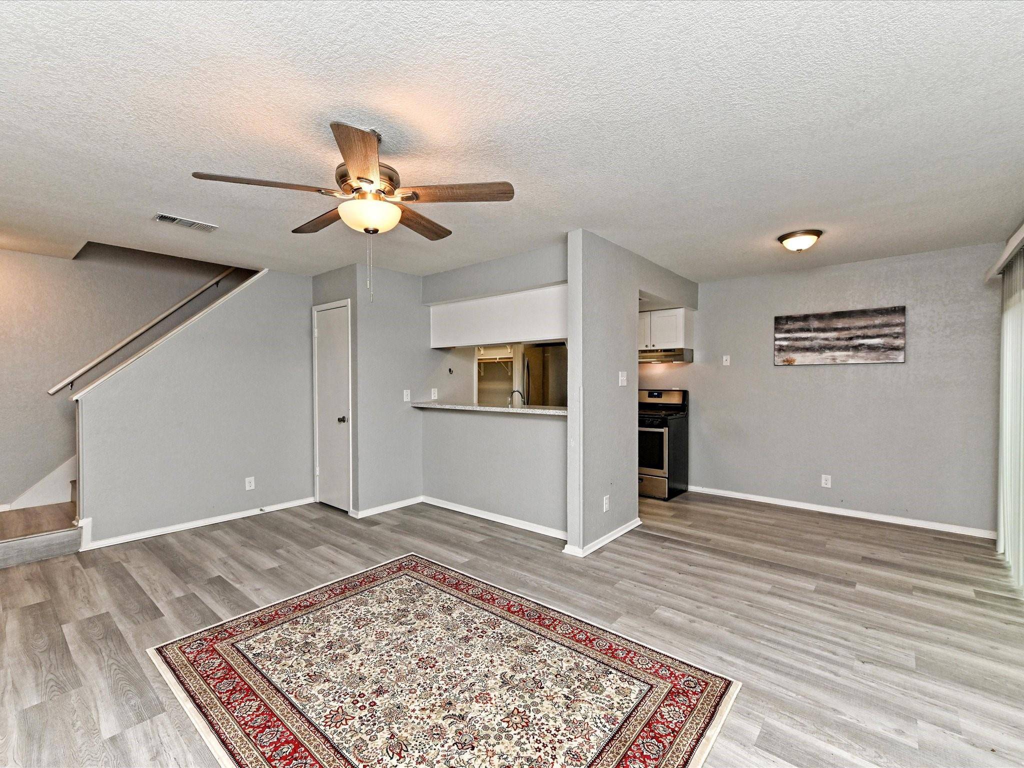2621 Ektom DR #D, Austin, TX 78745