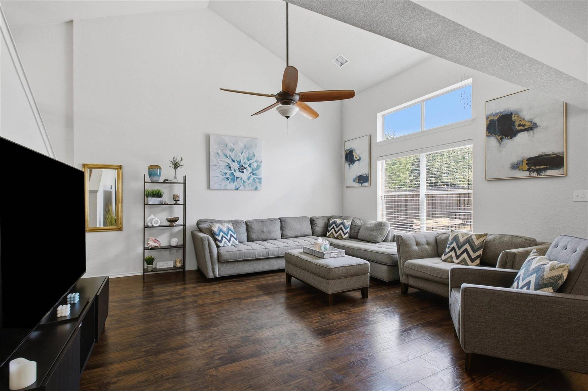 912 Sweet Leaf LN, Pflugerville, TX 78660