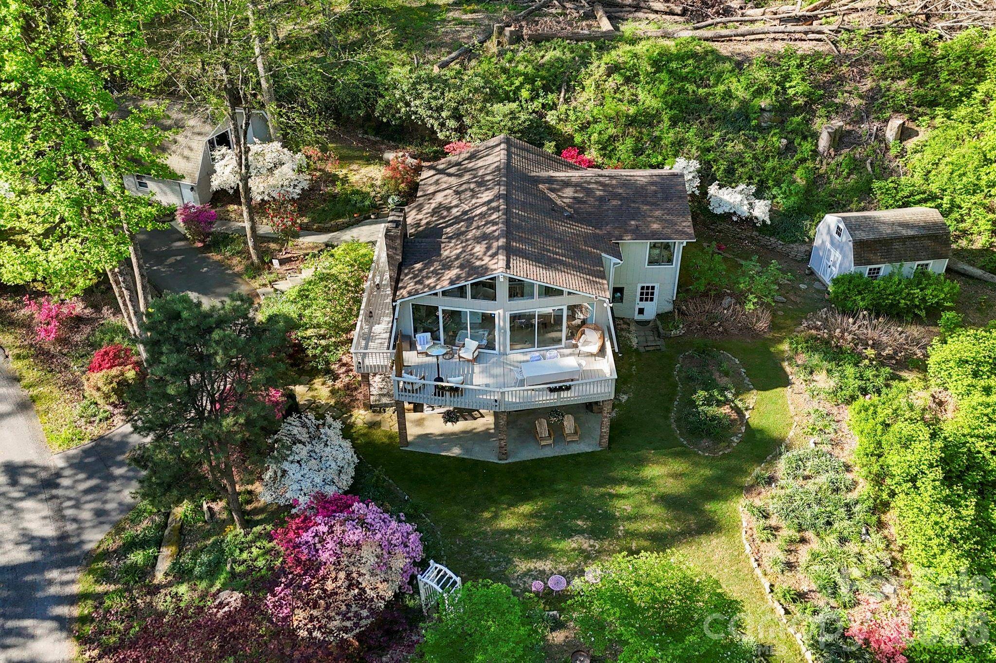 336 Sky Lake DR, Hendersonville, NC 28739