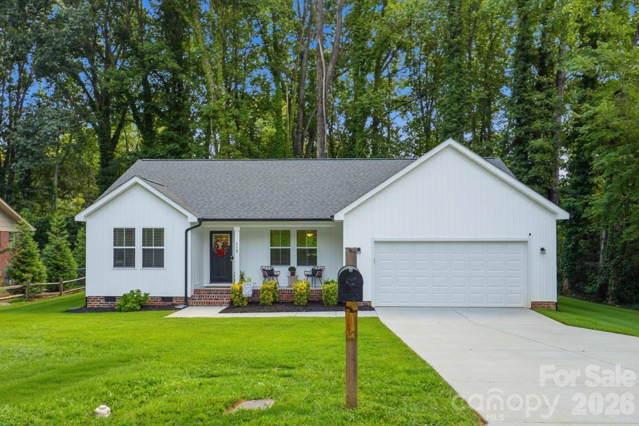 918 Brookwood CT, Statesville, NC 28677